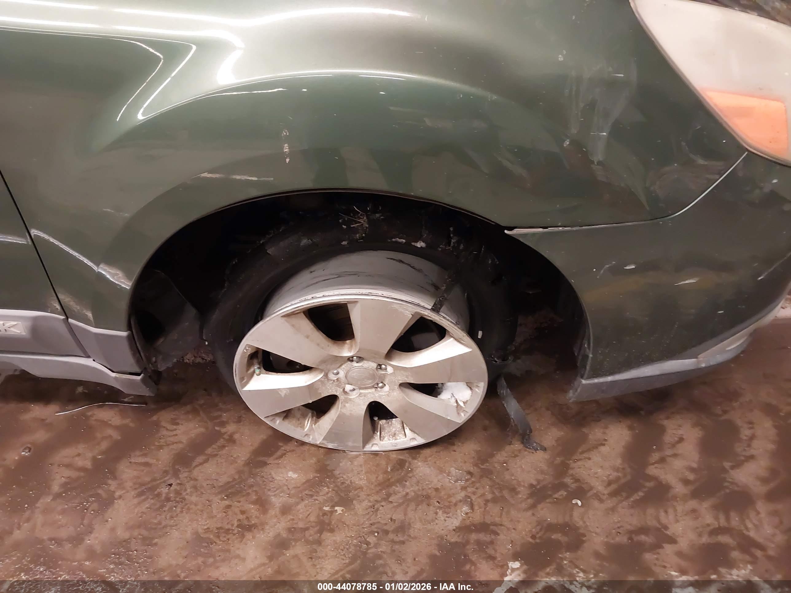 SUBARU OUTBACK image 6