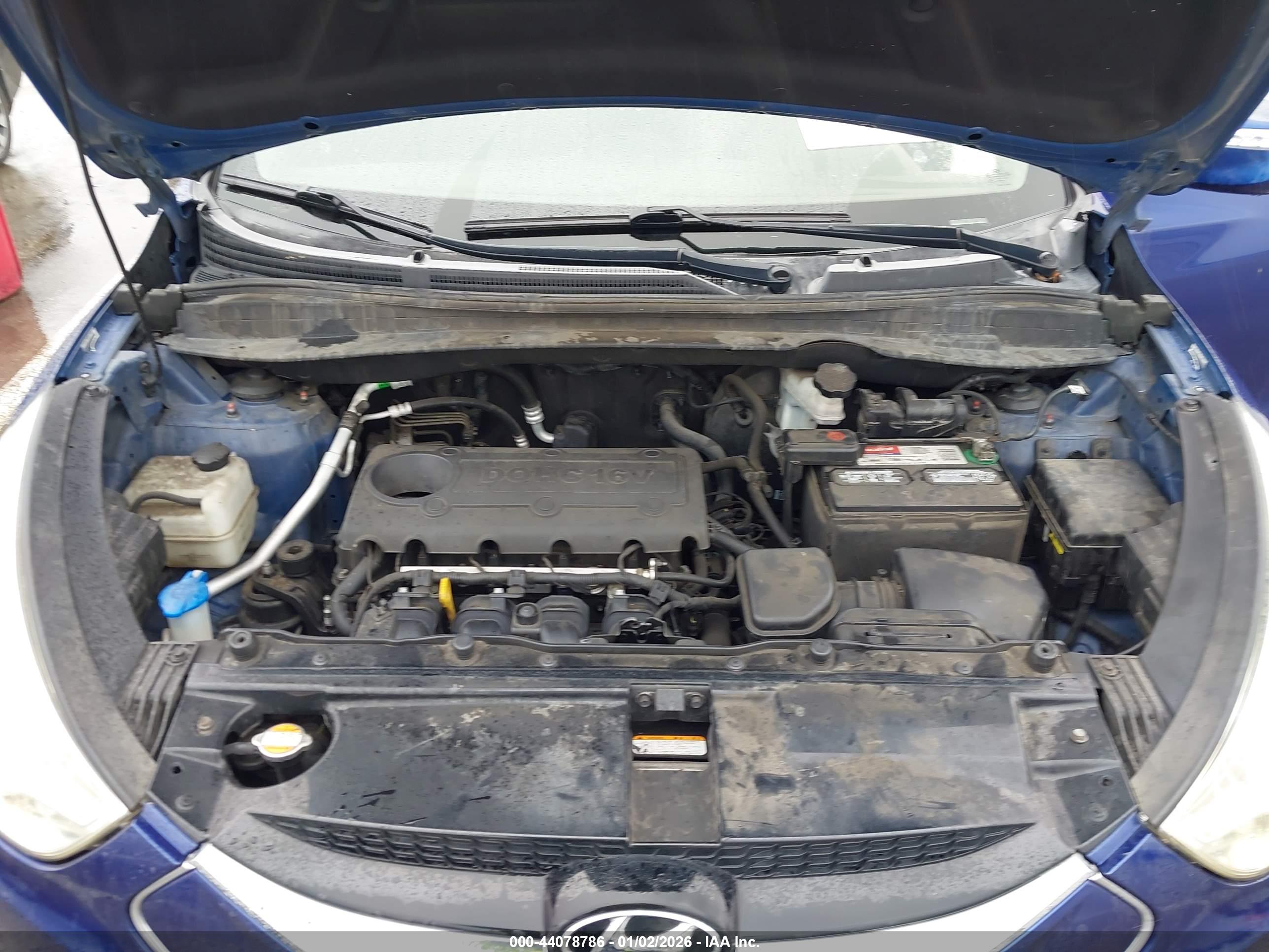 HYUNDAI TUCSON image 10