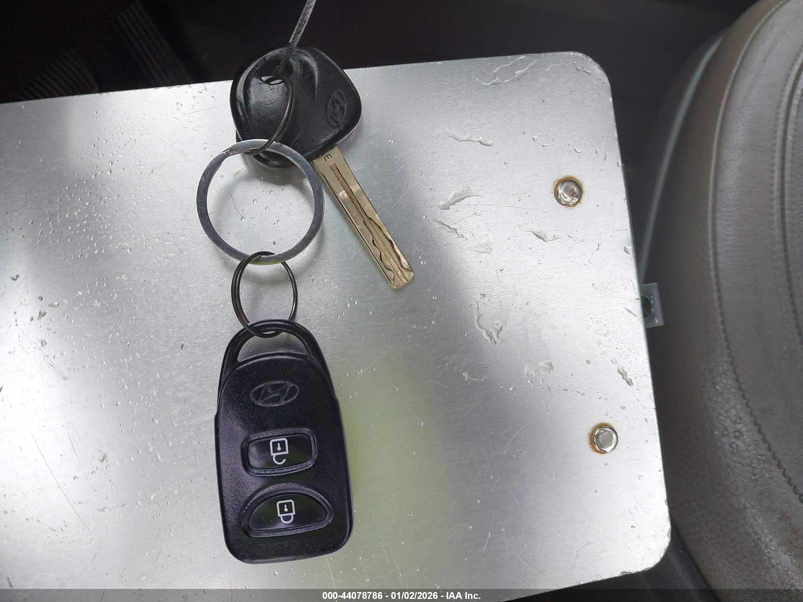 HYUNDAI TUCSON image 11