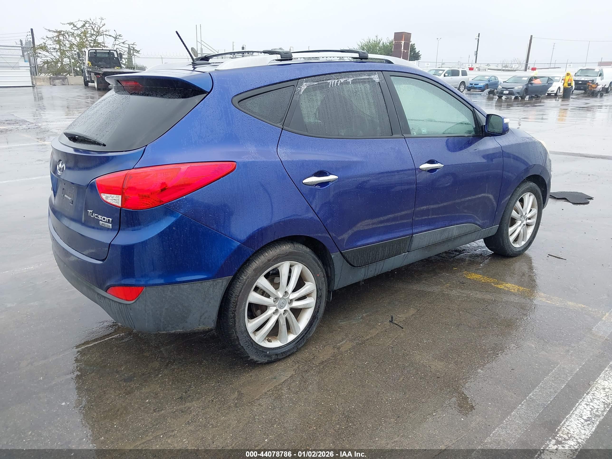 HYUNDAI TUCSON image 4