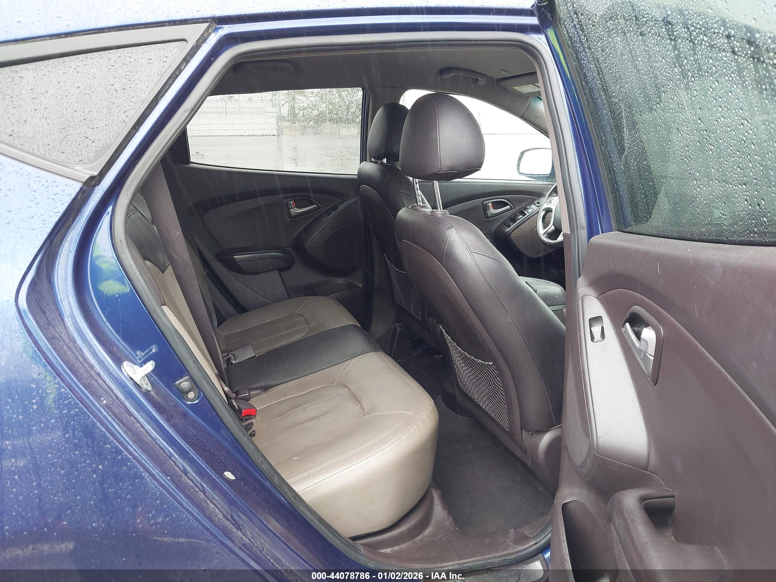 HYUNDAI TUCSON image 8