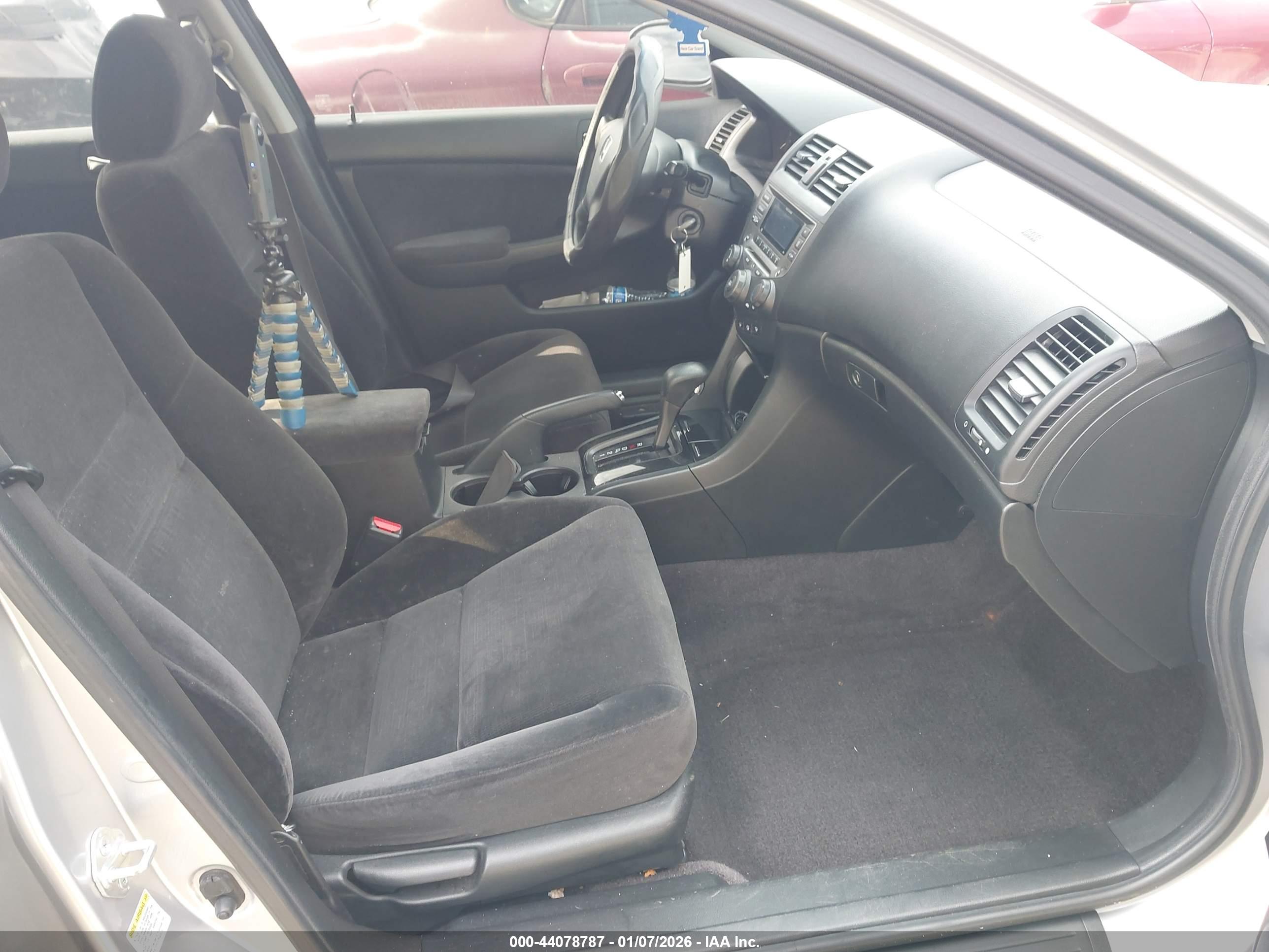 HONDA ACCORD image 5