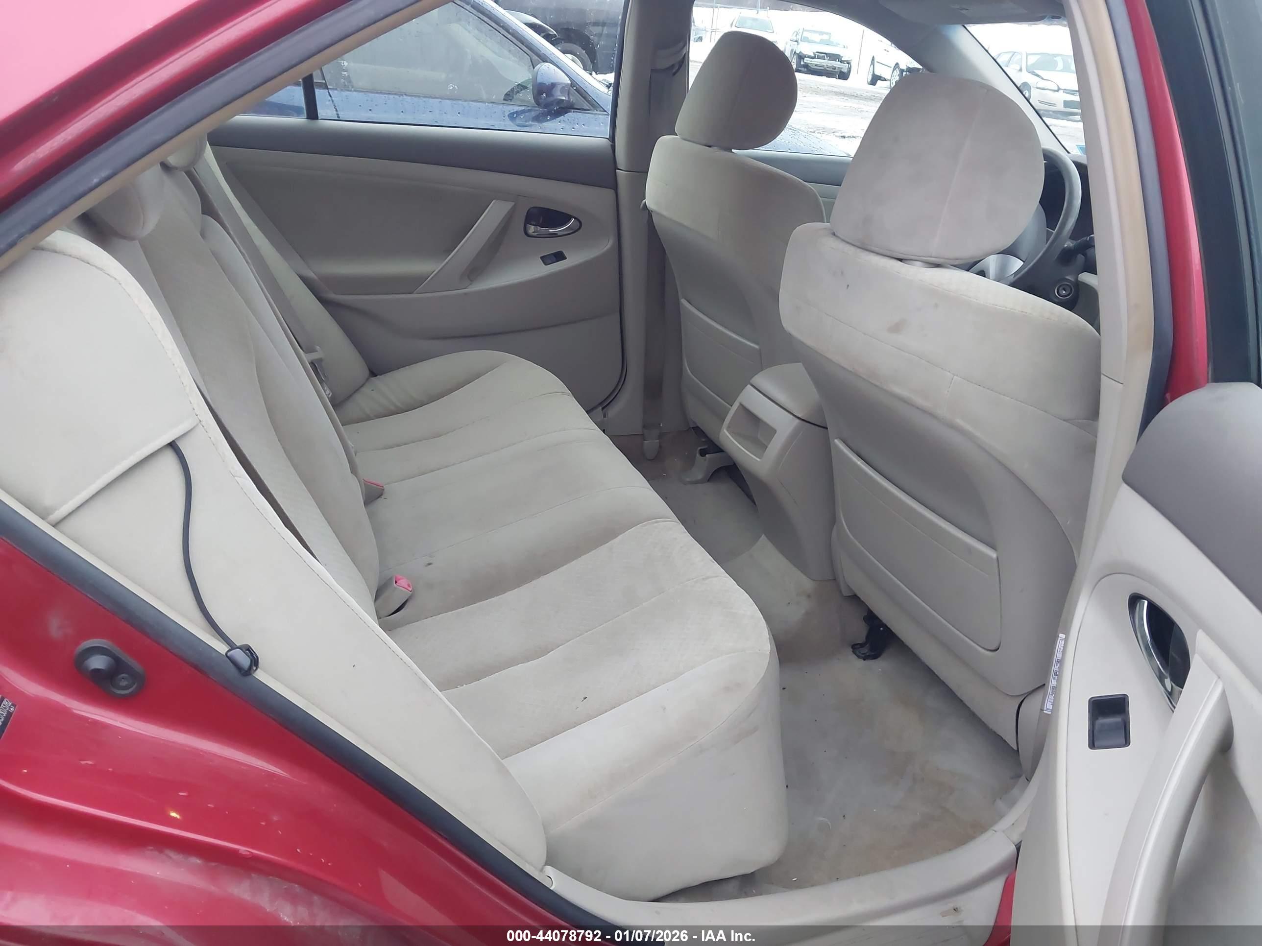 TOYOTA CAMRY image 8