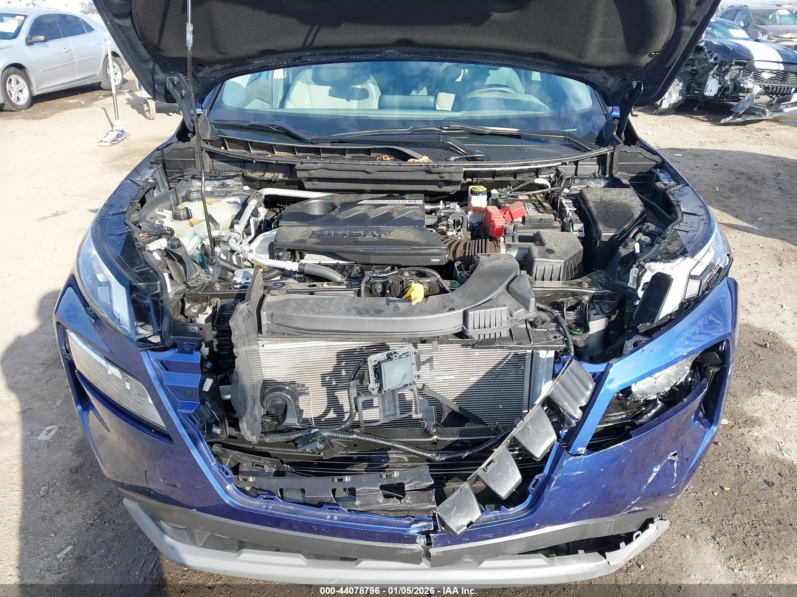 NISSAN ROGUE image 10