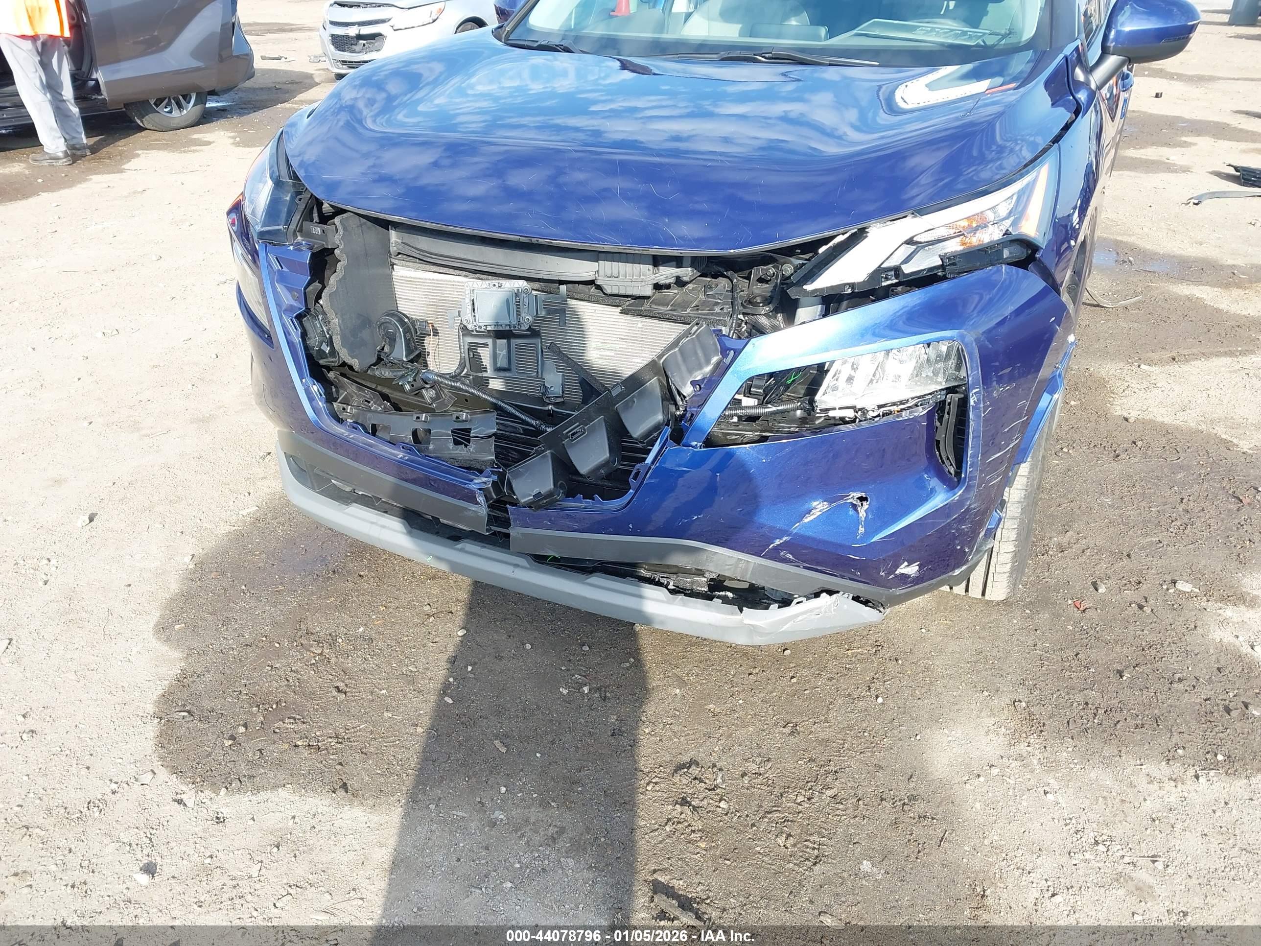 NISSAN ROGUE image 6