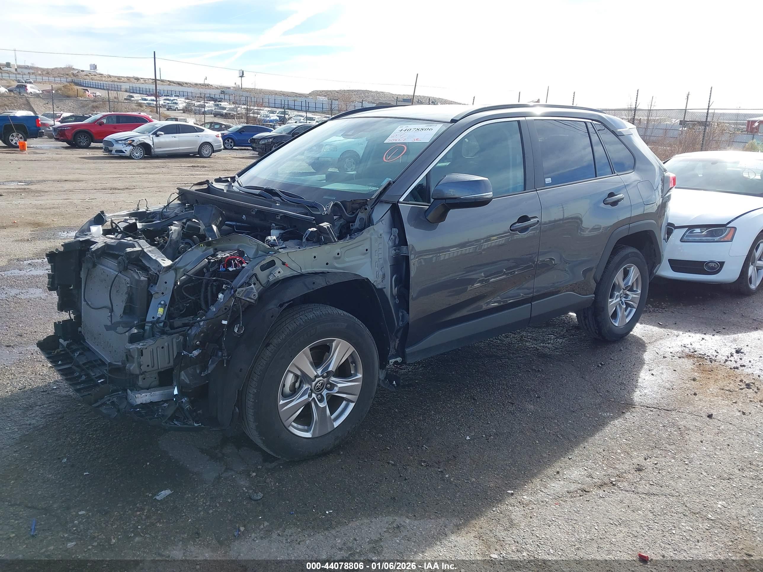 TOYOTA RAV4 image 2