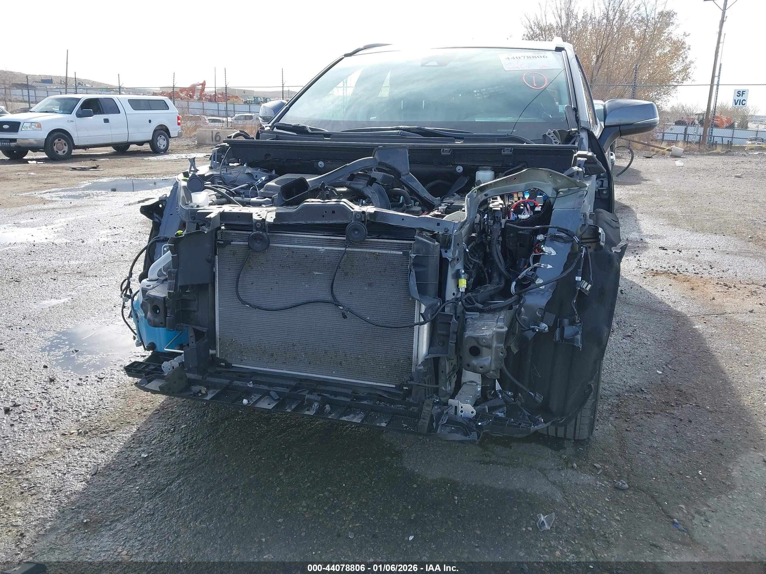 TOYOTA RAV4 image 6