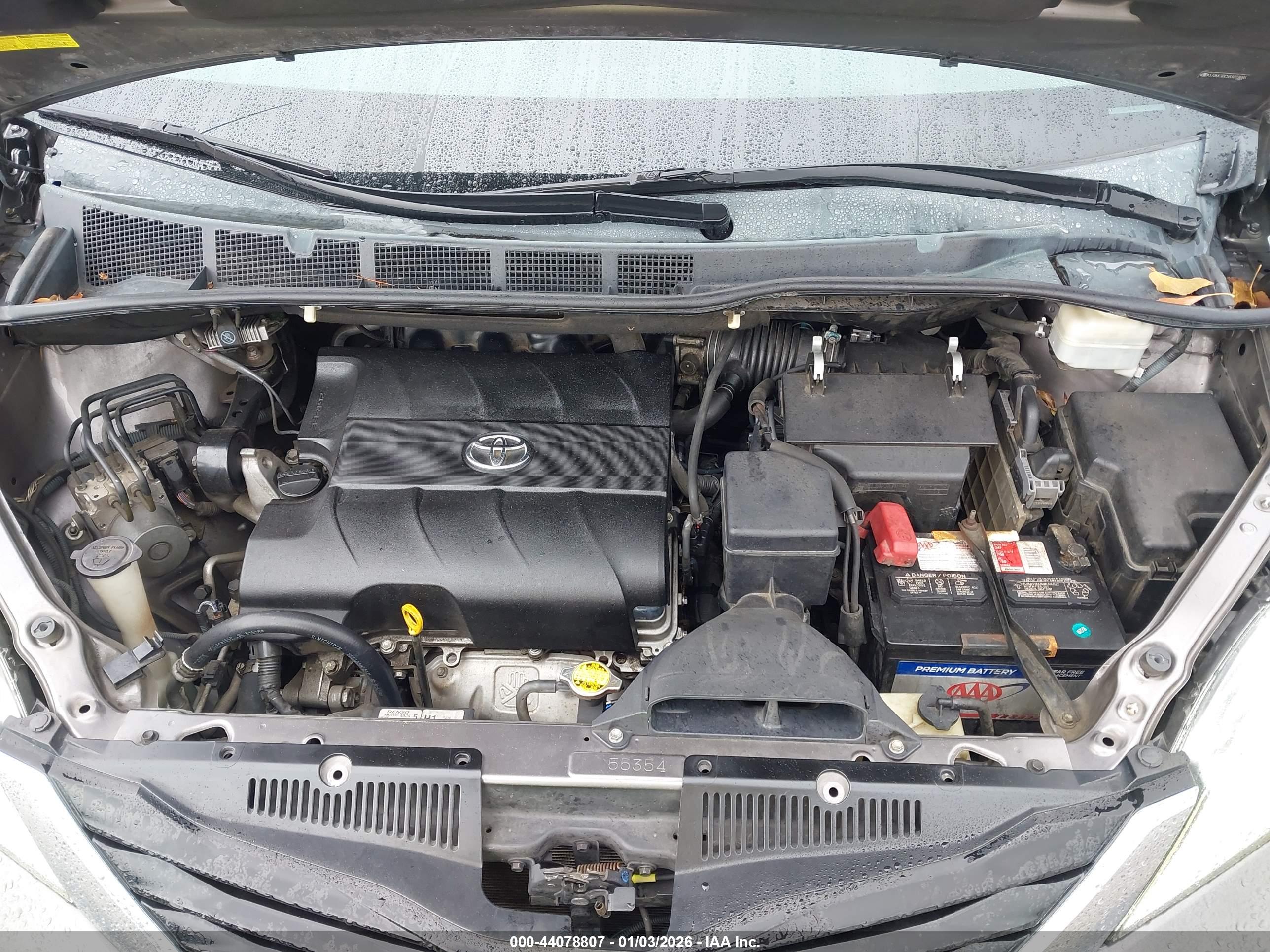 TOYOTA SIENNA image 10