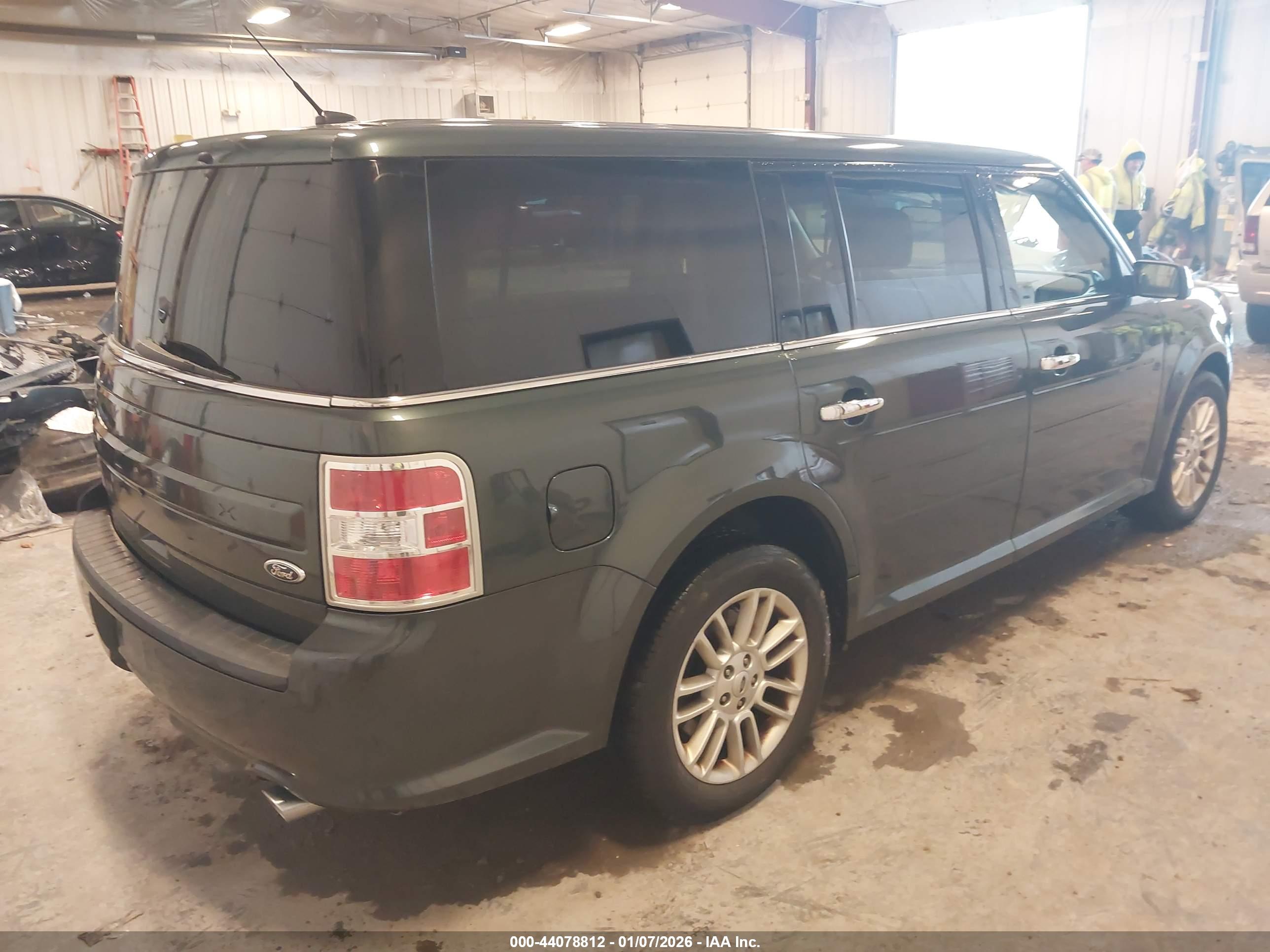 FORD FLEX image 4