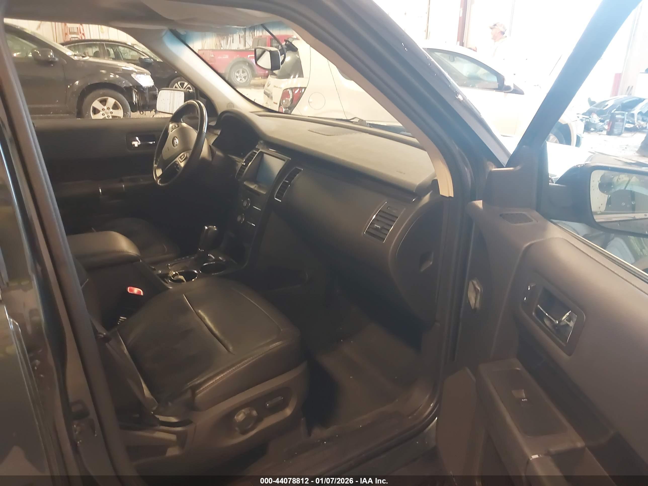 FORD FLEX image 5