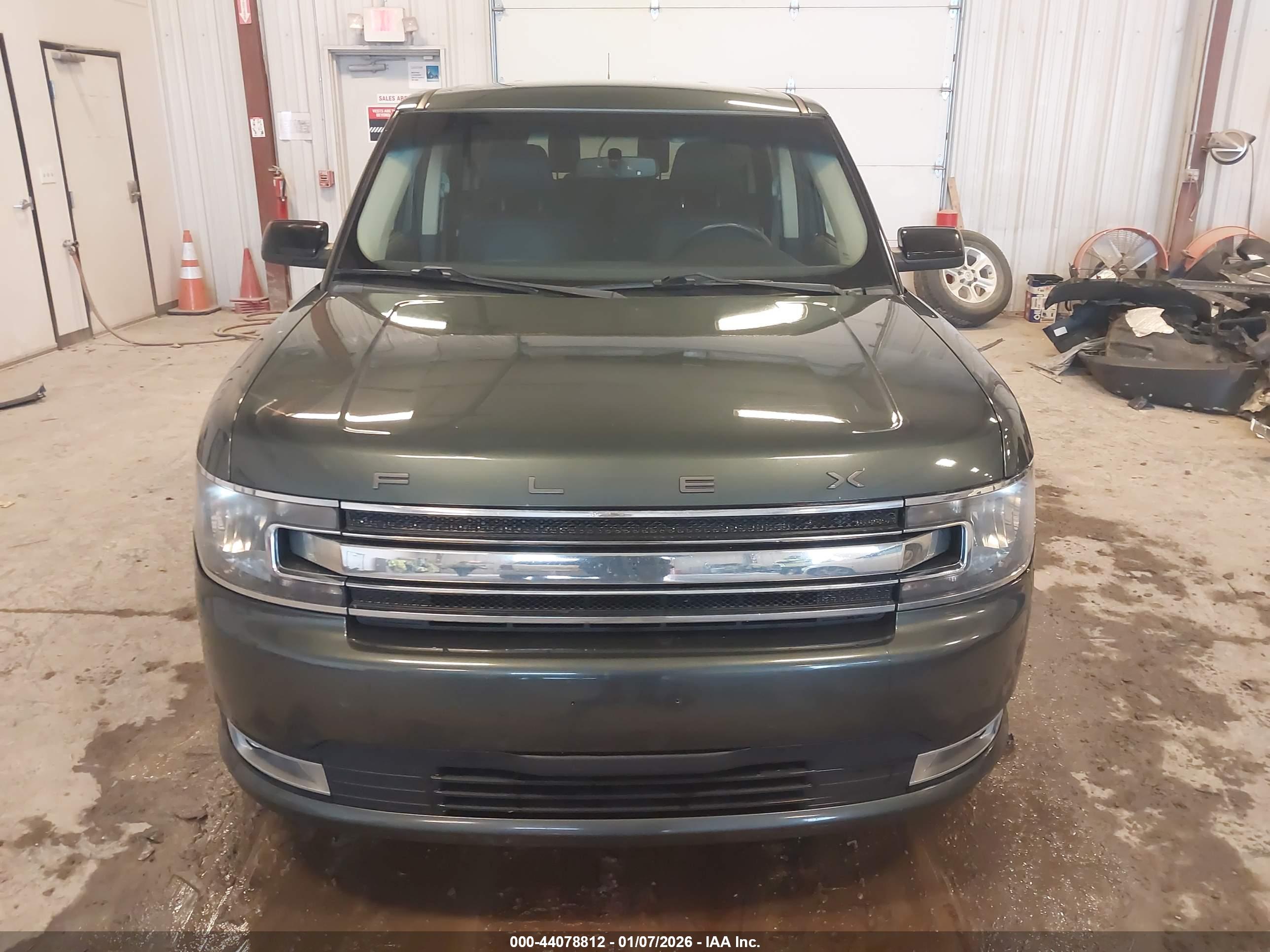 FORD FLEX image 6