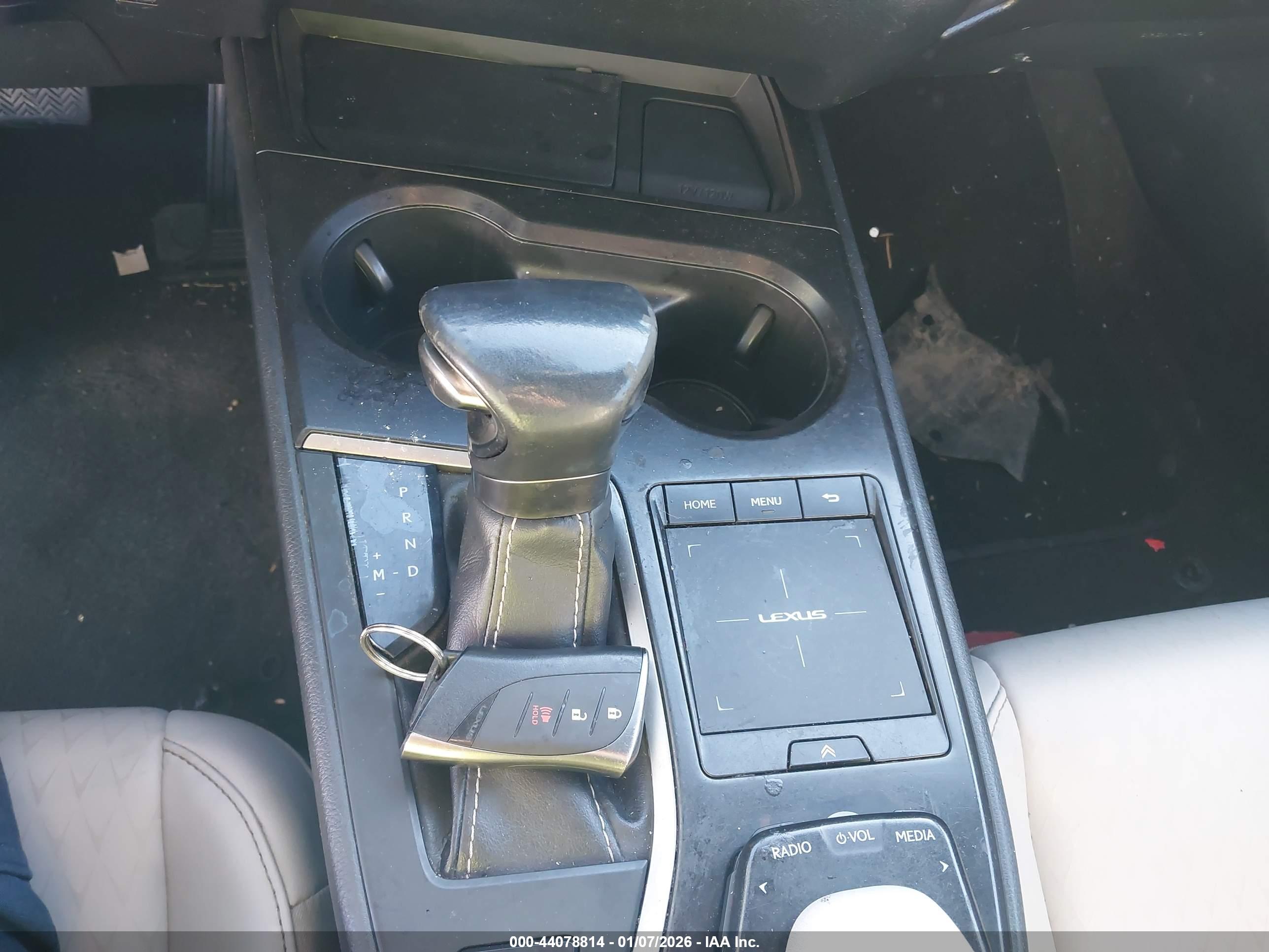 LEXUS UX image 11