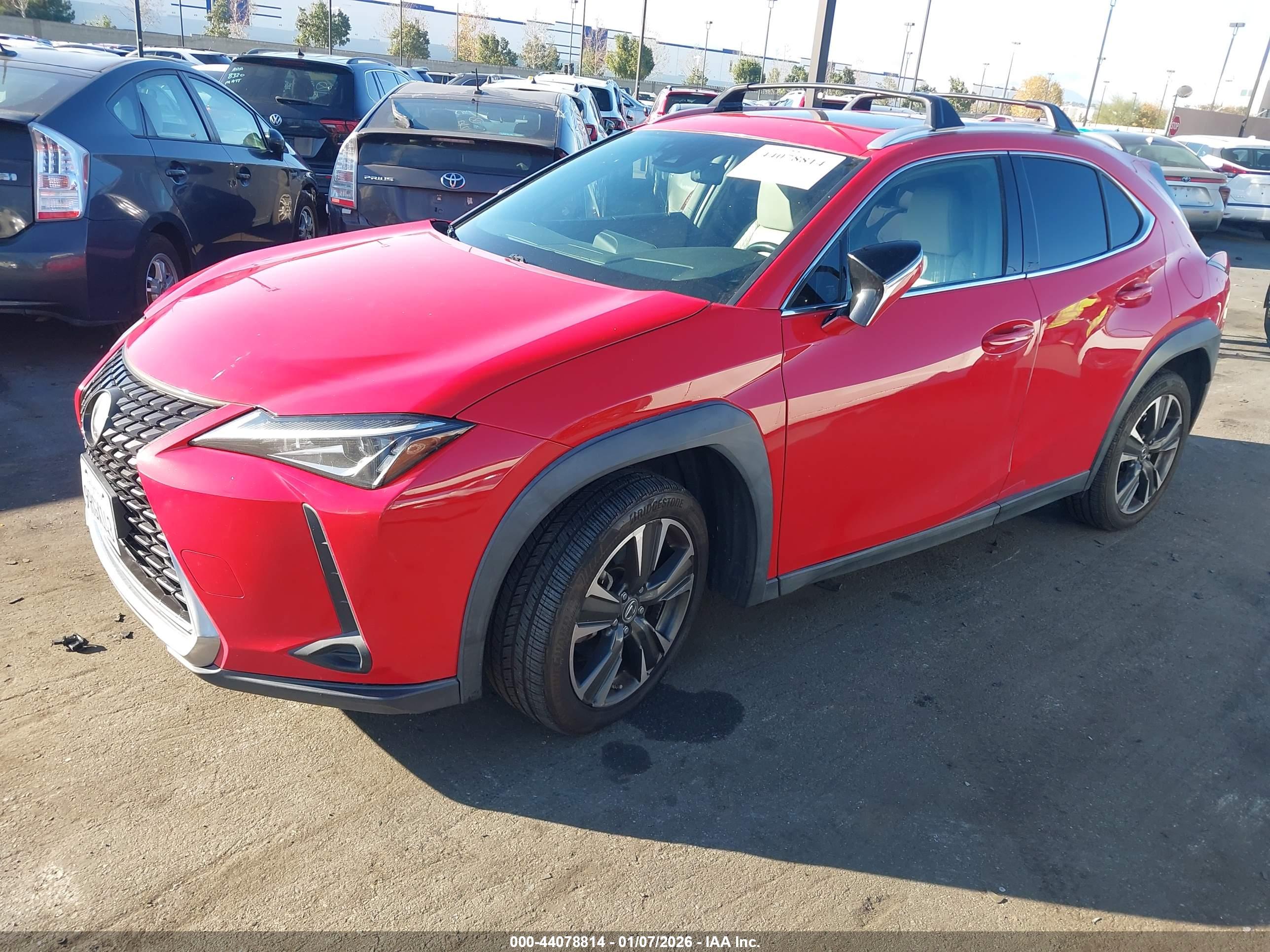 LEXUS UX image 2