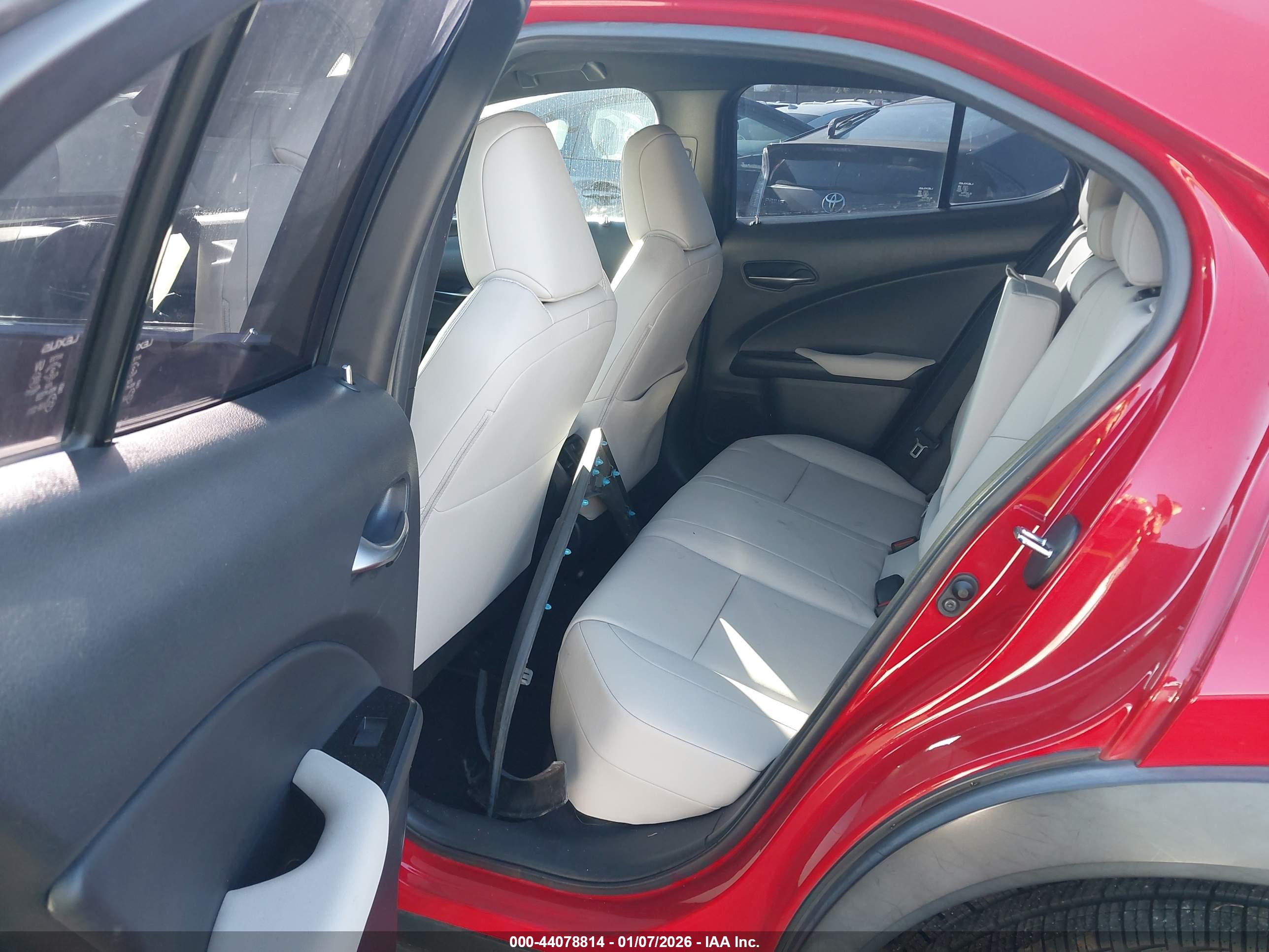 LEXUS UX image 8