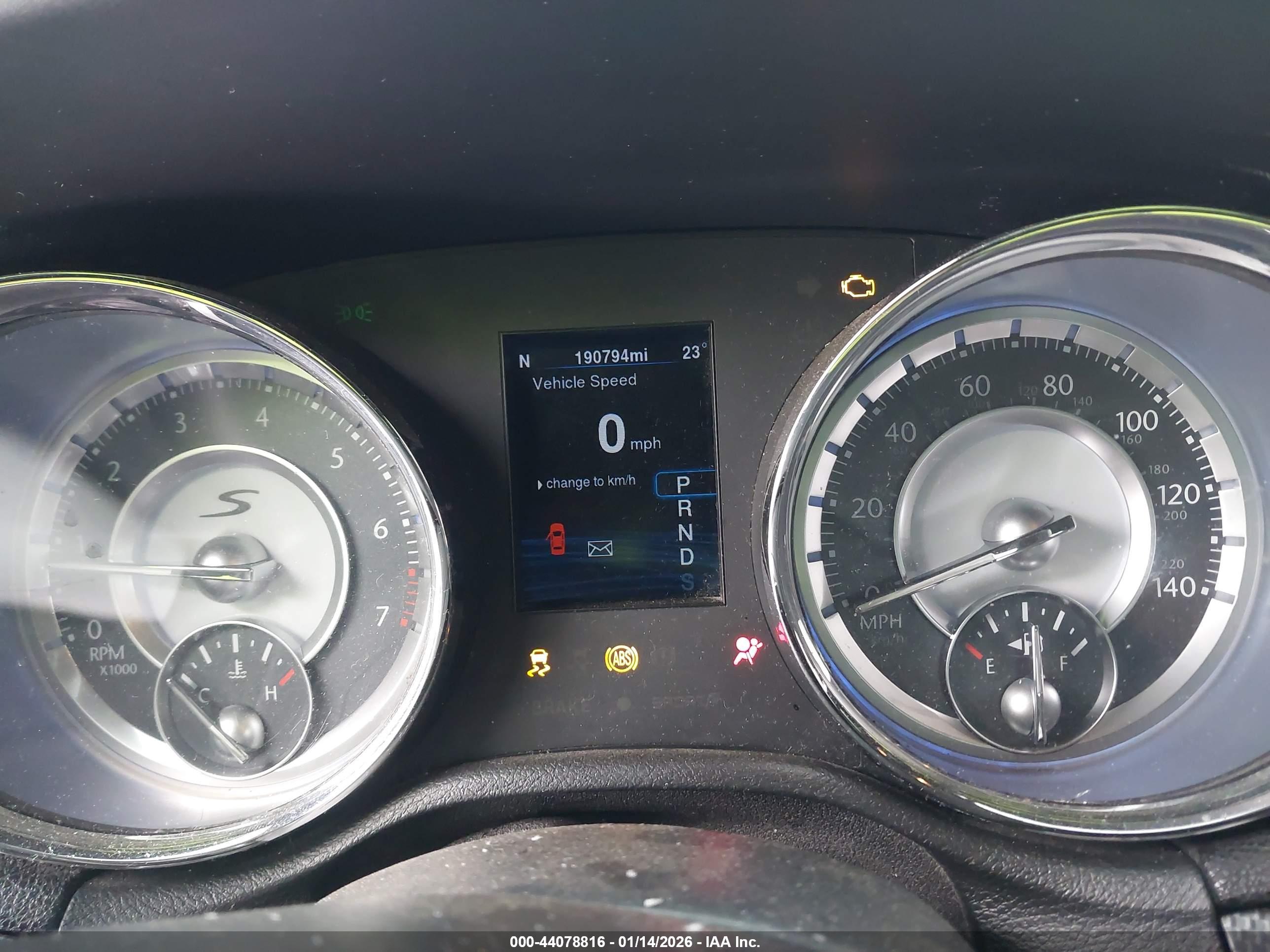 CHRYSLER 300 image 7