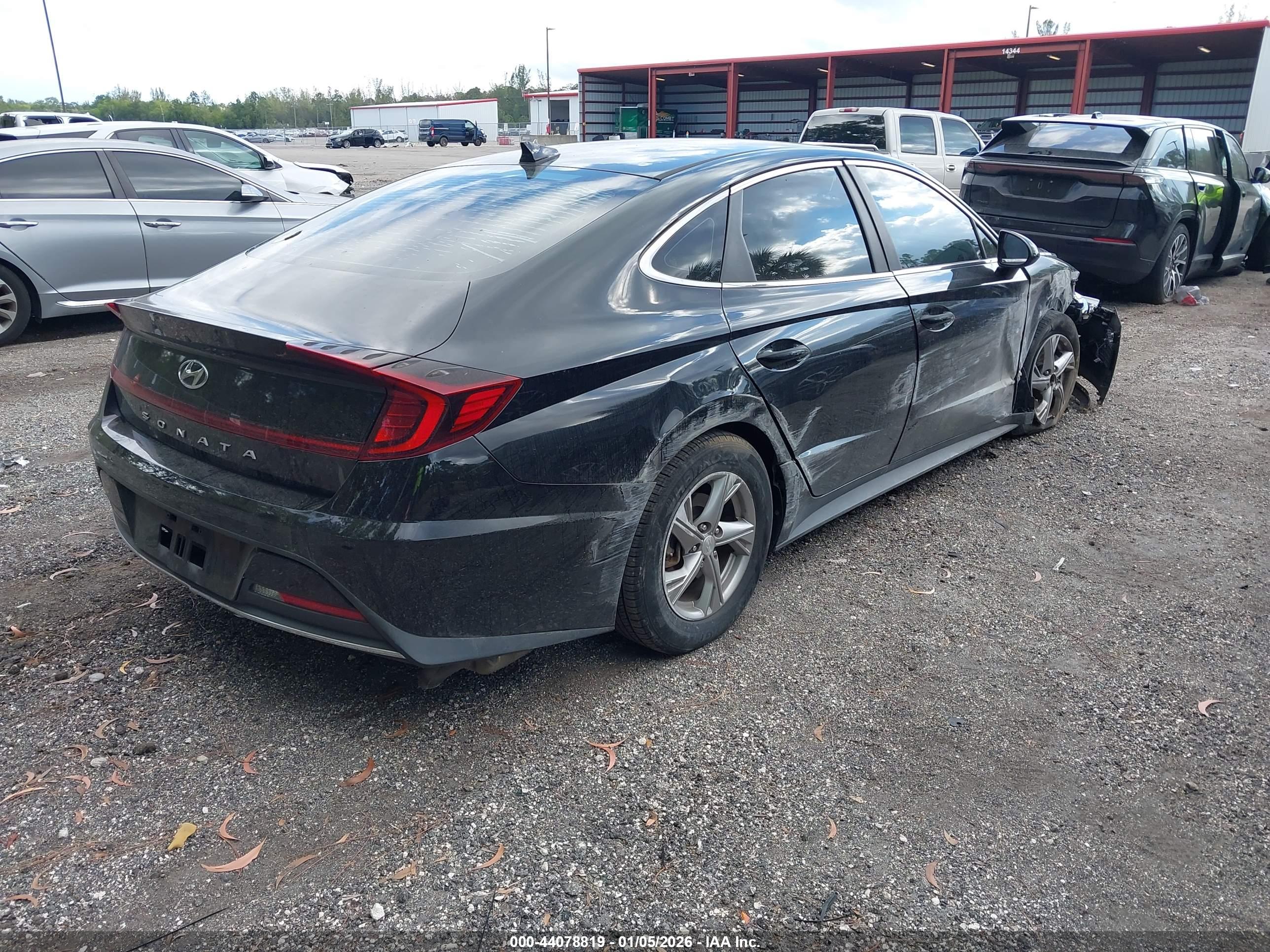 HYUNDAI SONATA image 4