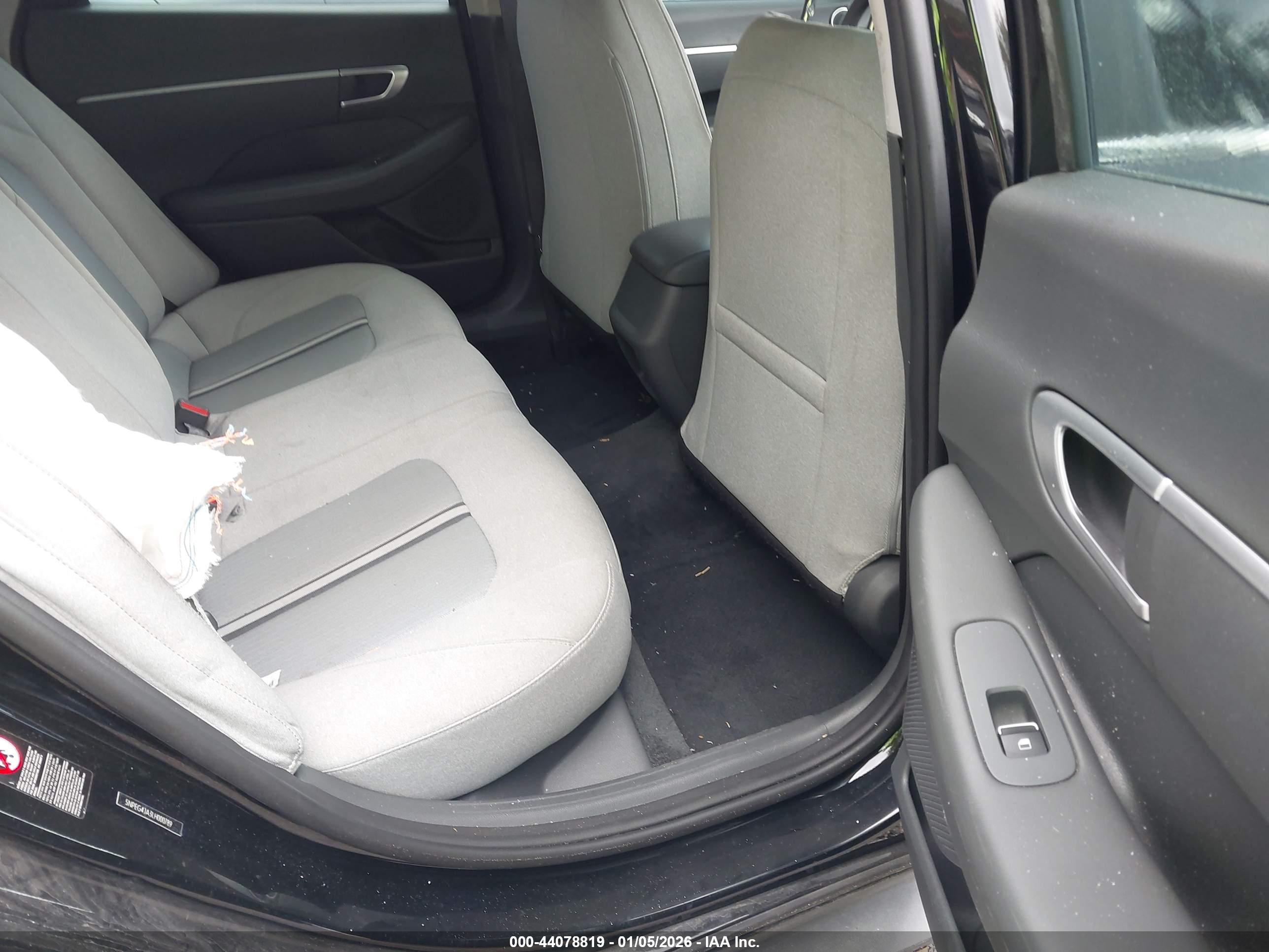 HYUNDAI SONATA image 8