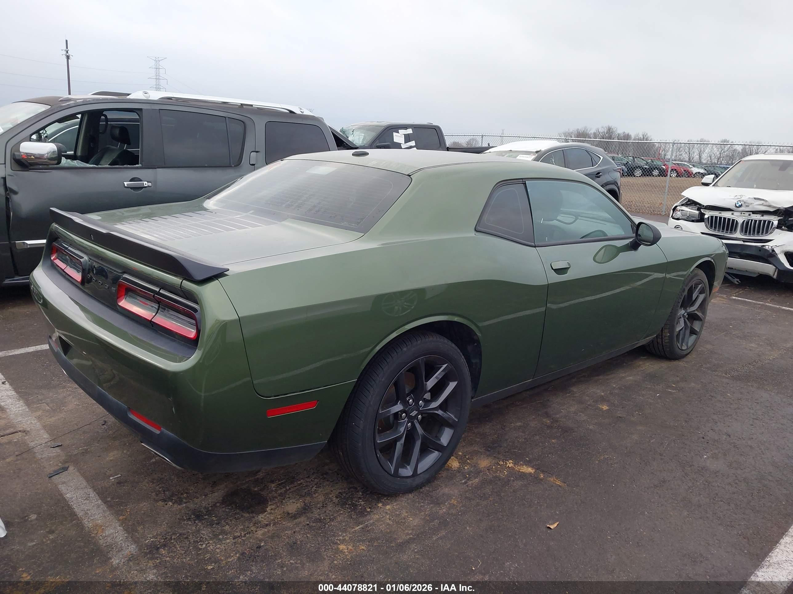 DODGE CHALLENGER image 4