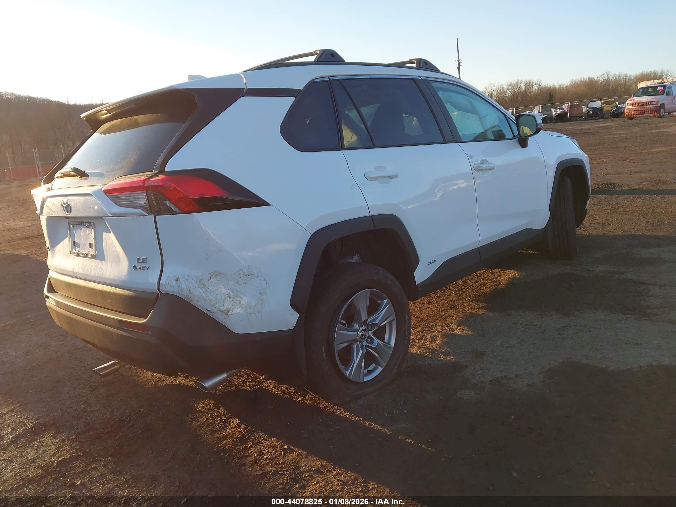 TOYOTA RAV4 image 4