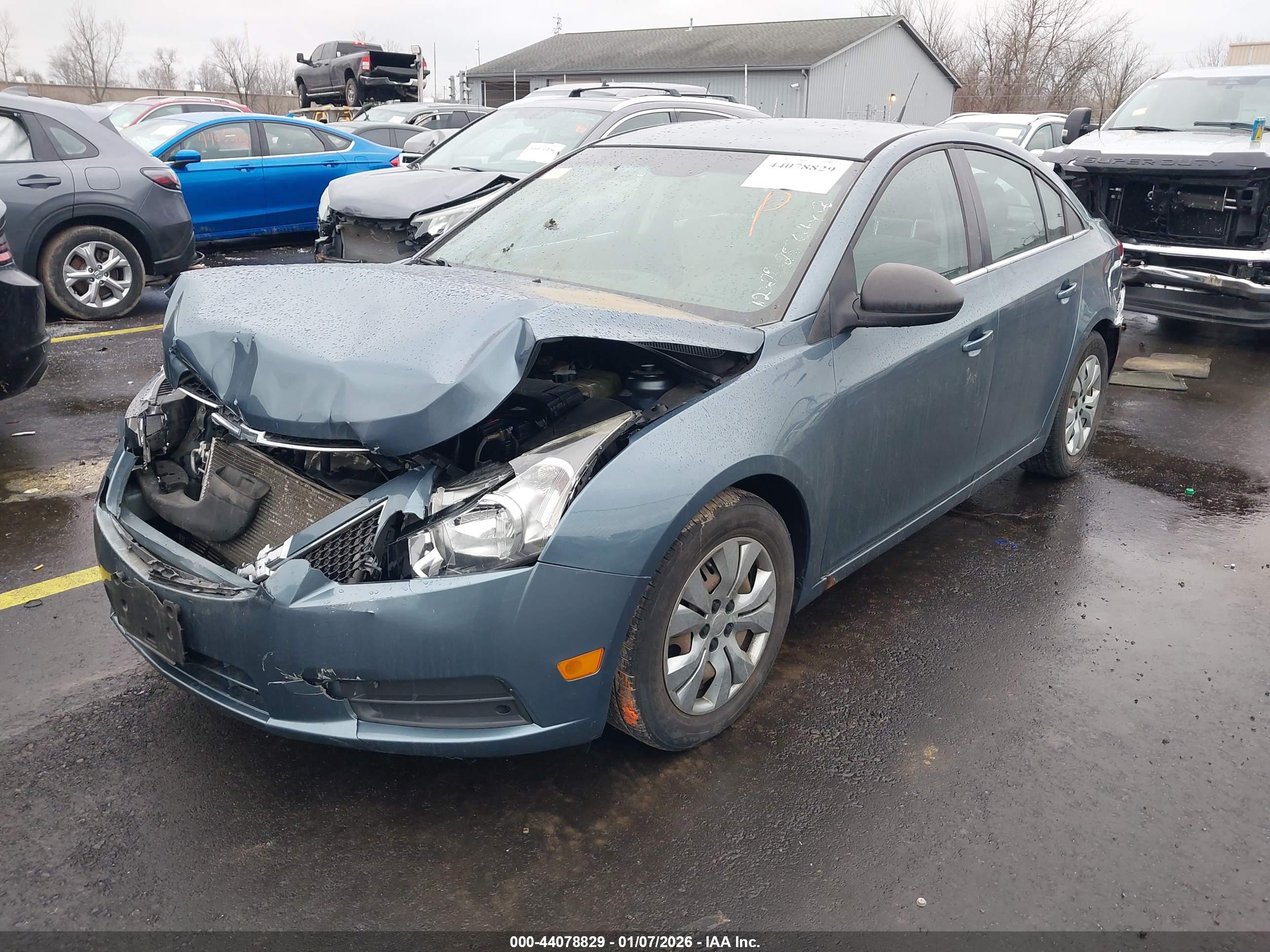 CHEVROLET CRUZE image 2