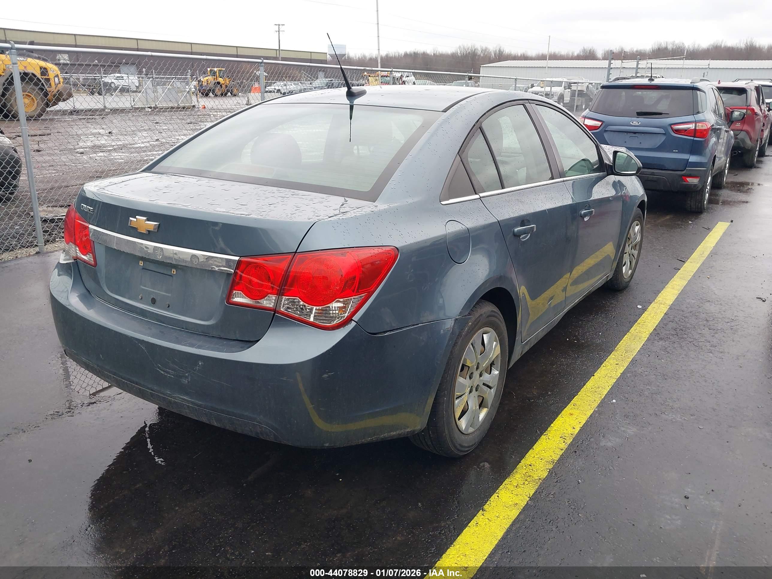CHEVROLET CRUZE image 4