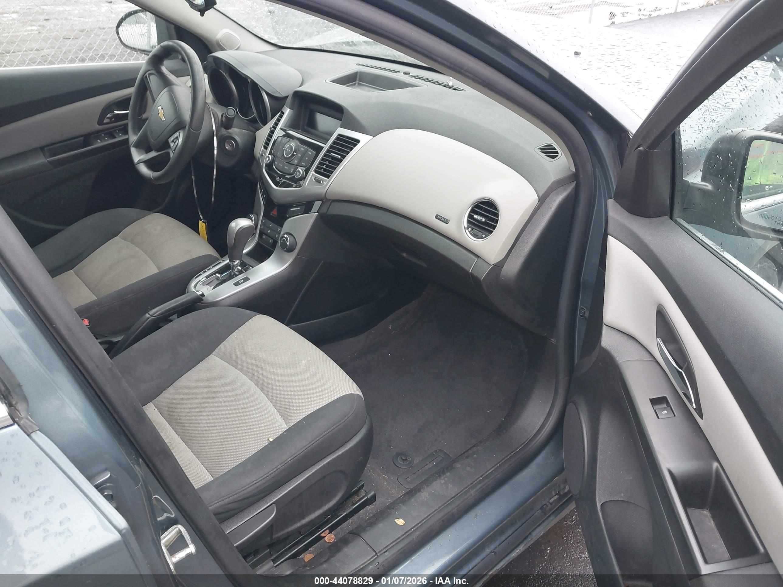 CHEVROLET CRUZE image 5