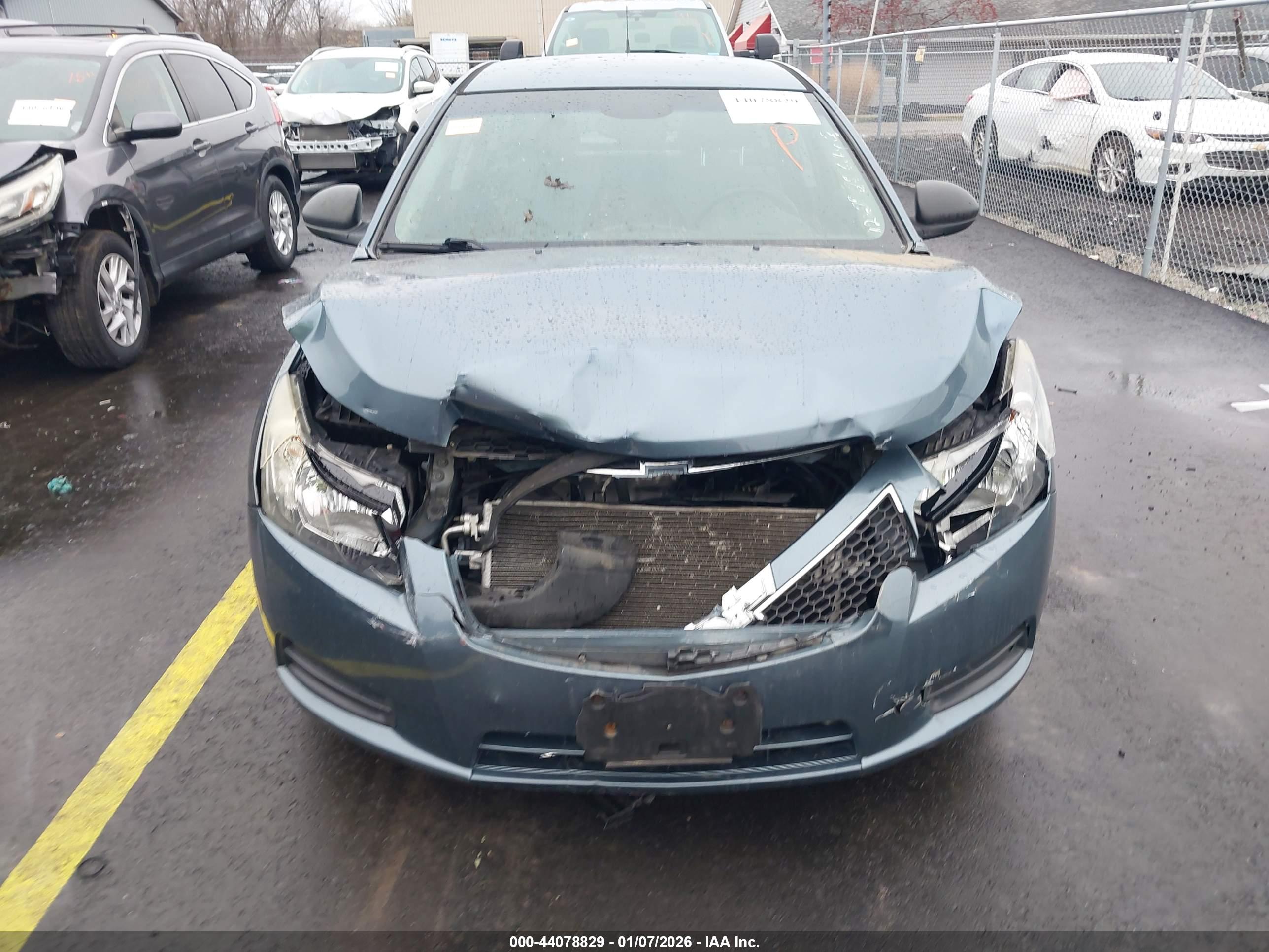 CHEVROLET CRUZE image 6