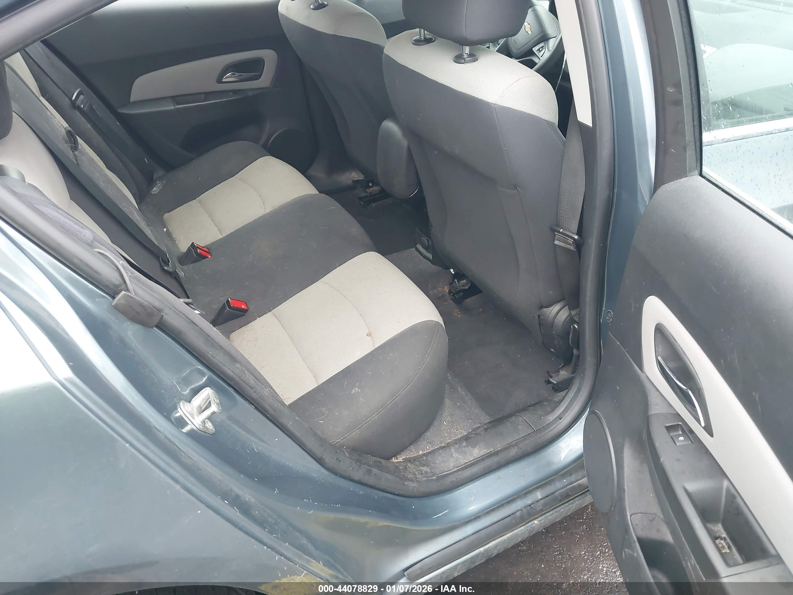 CHEVROLET CRUZE image 8
