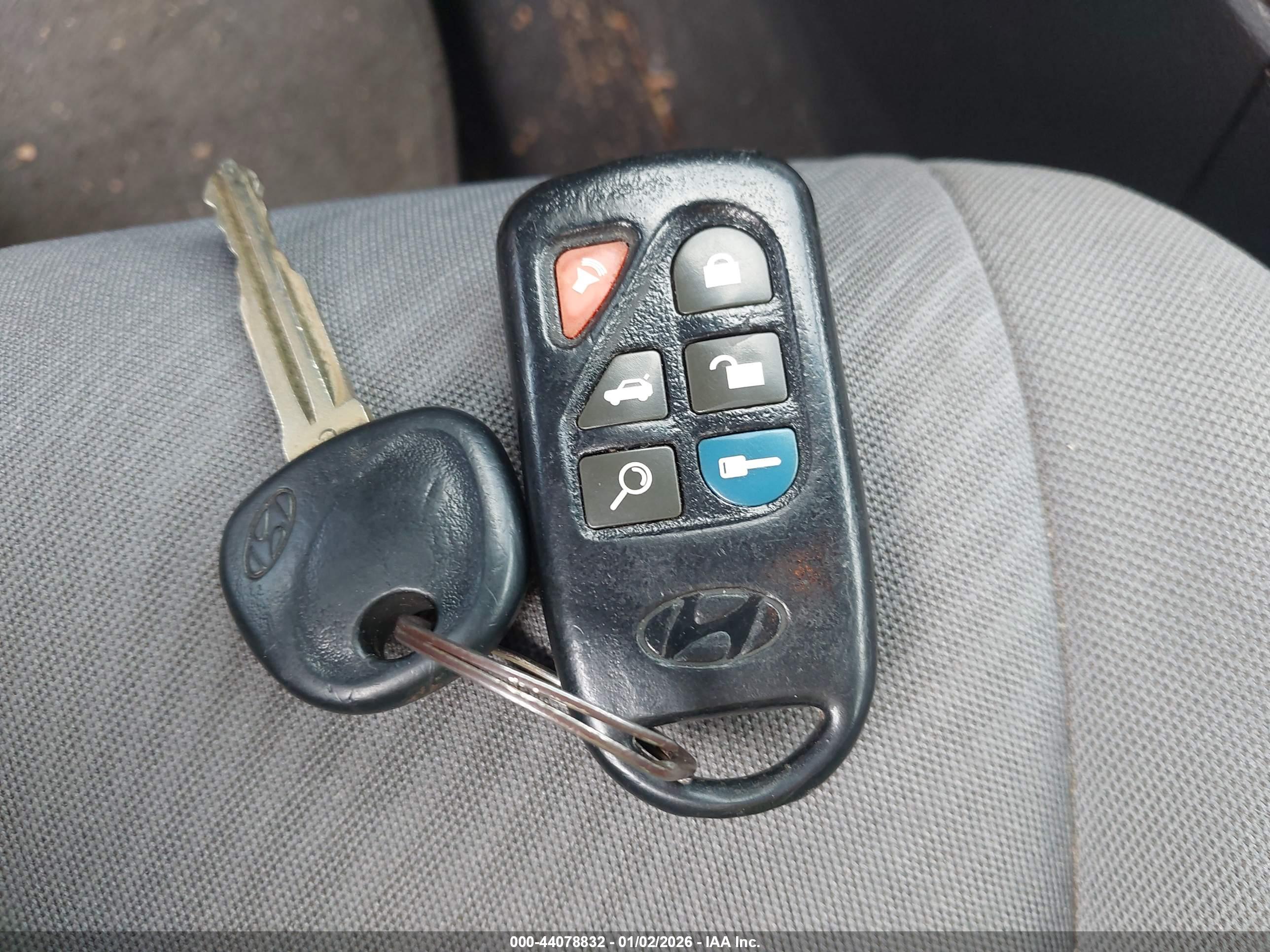 HYUNDAI ELANTRA image 11