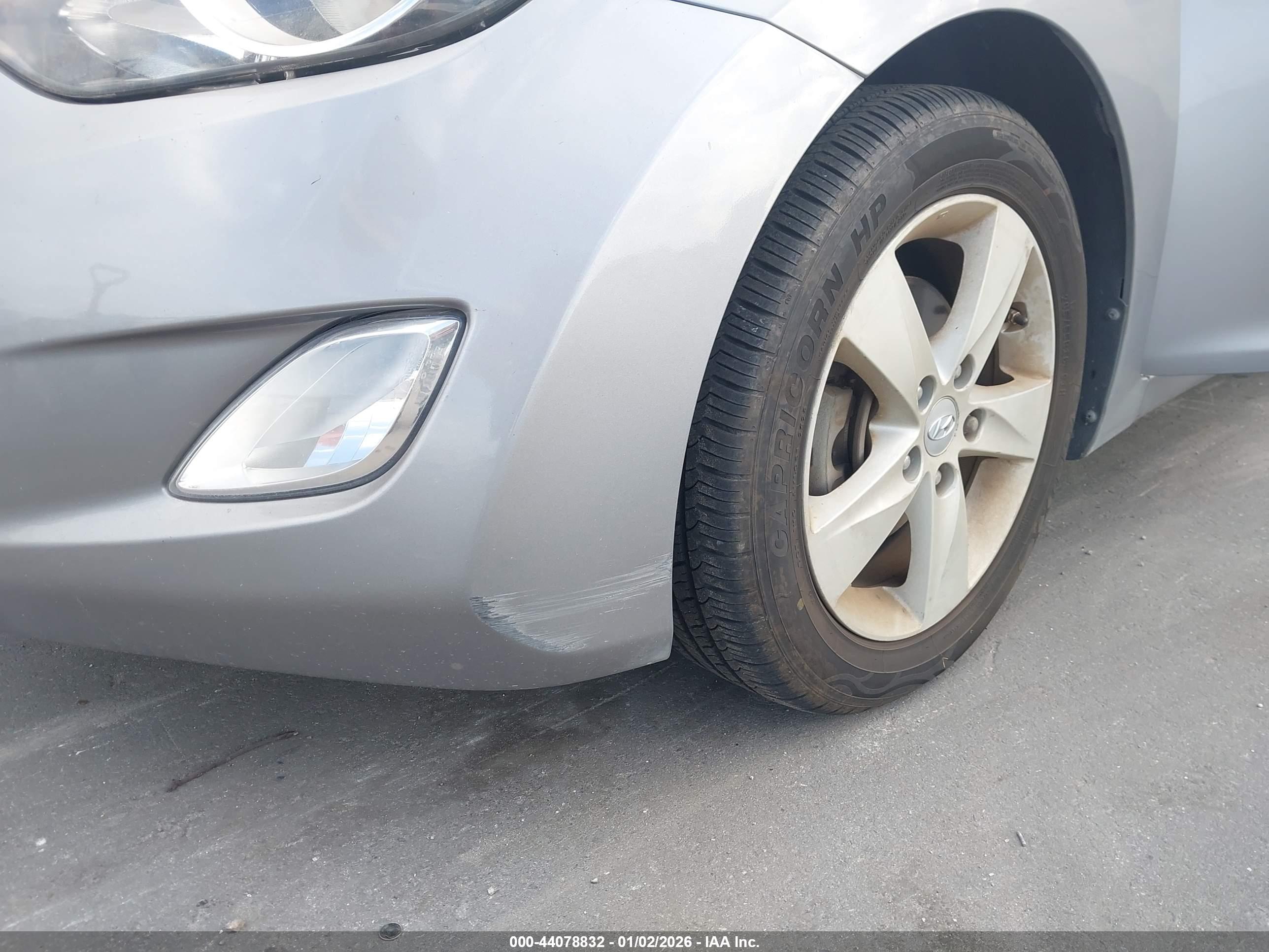 HYUNDAI ELANTRA image 6