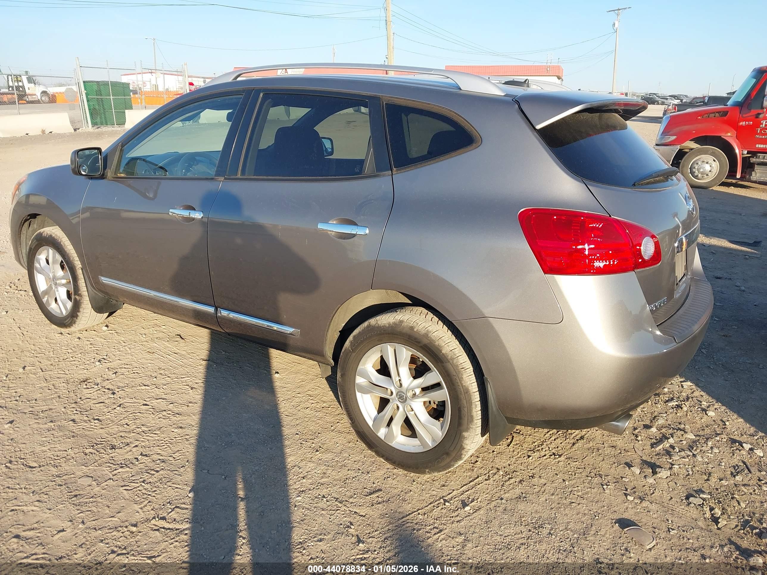 NISSAN ROGUE image 3