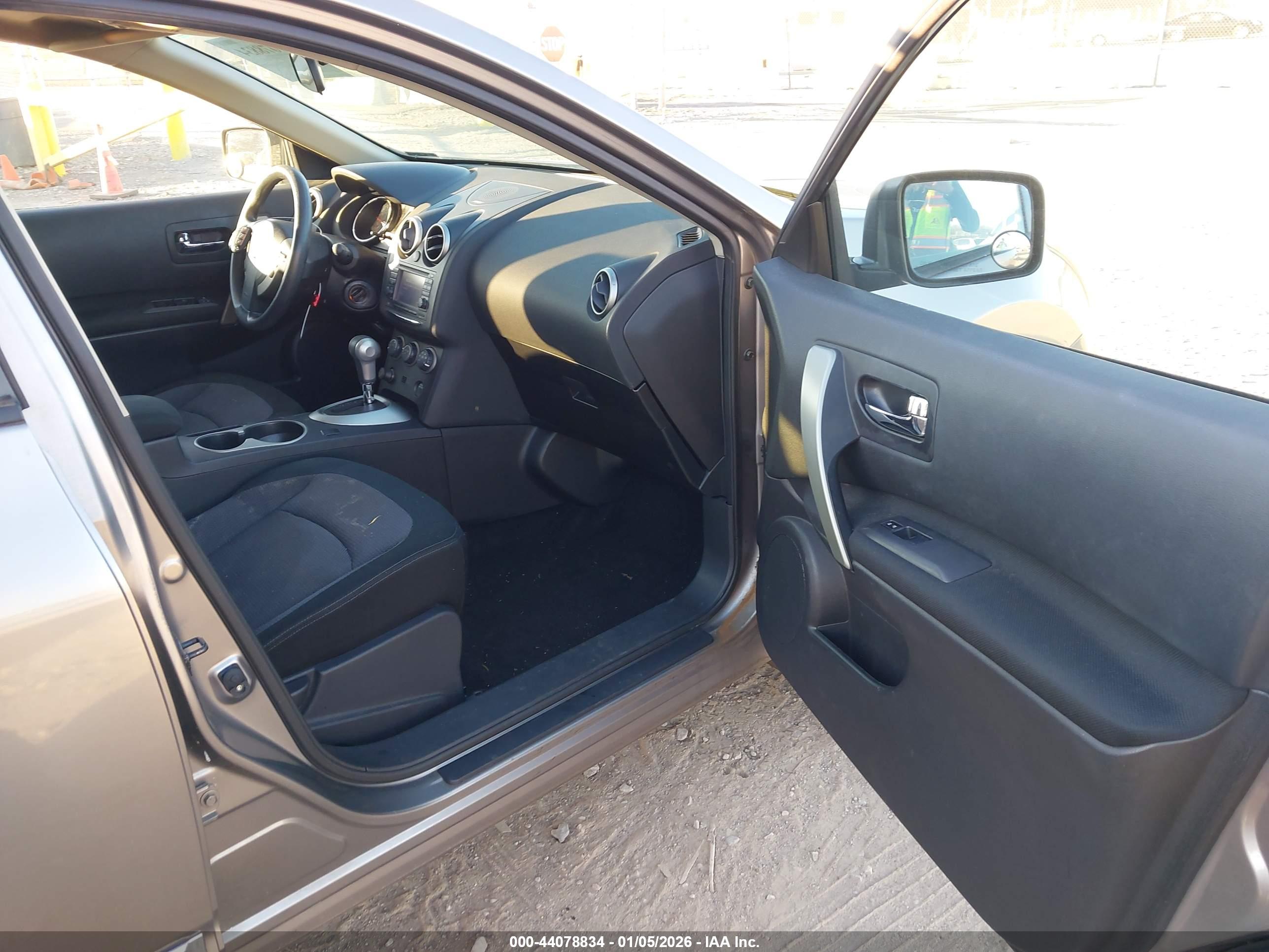 NISSAN ROGUE image 5