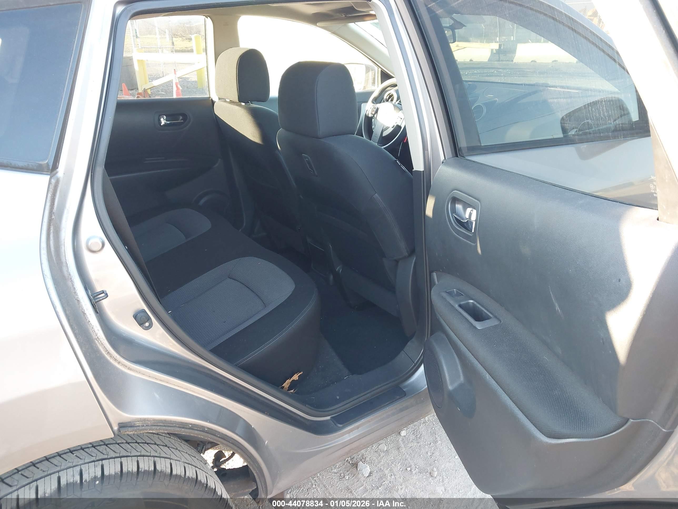 NISSAN ROGUE image 8