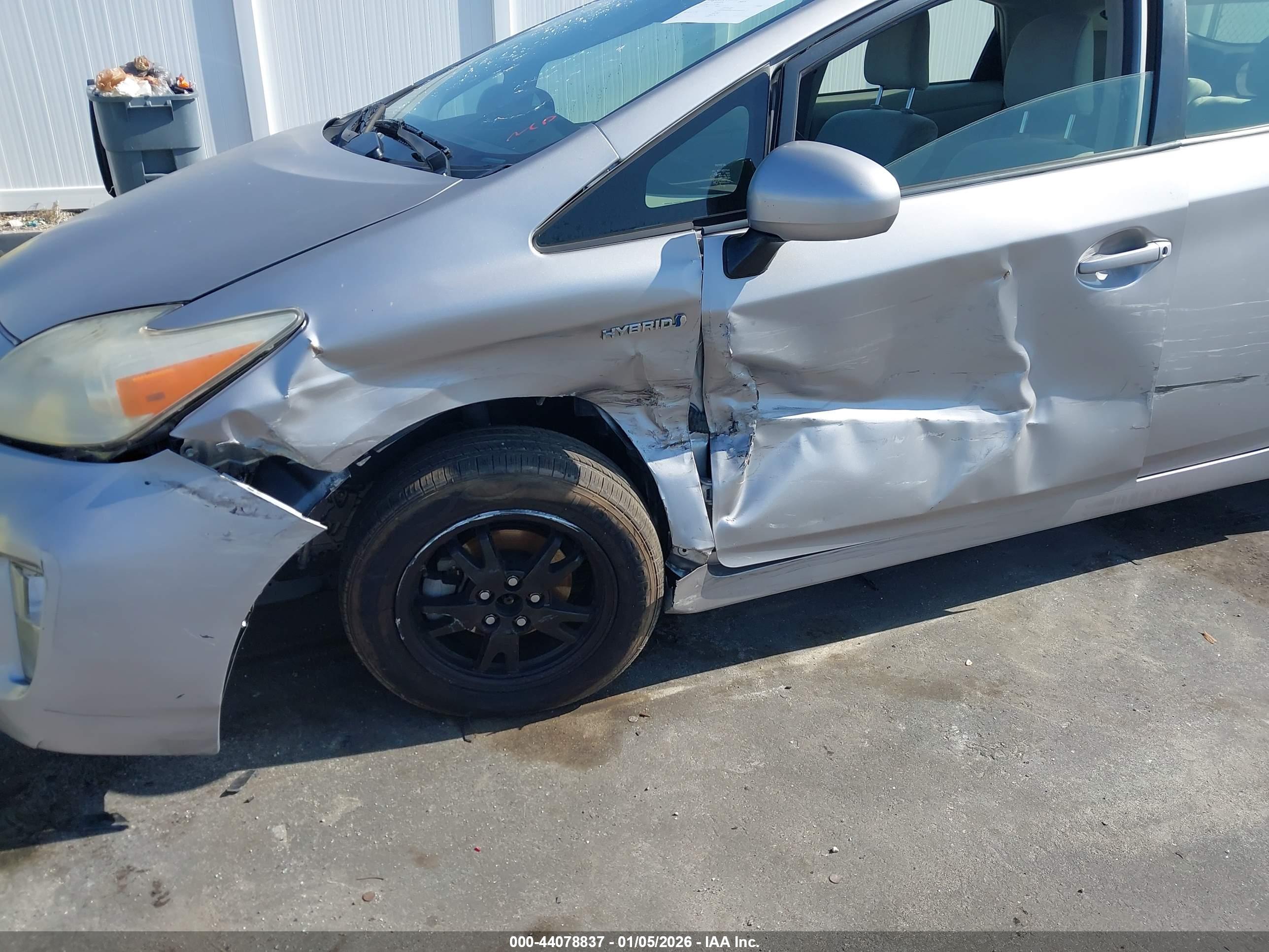 TOYOTA PRIUS image 6