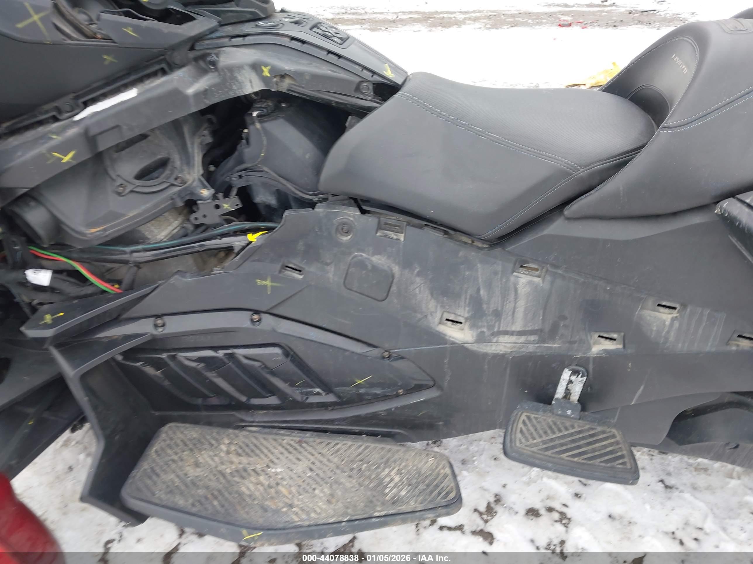 CAN-AM SPYDER image 9