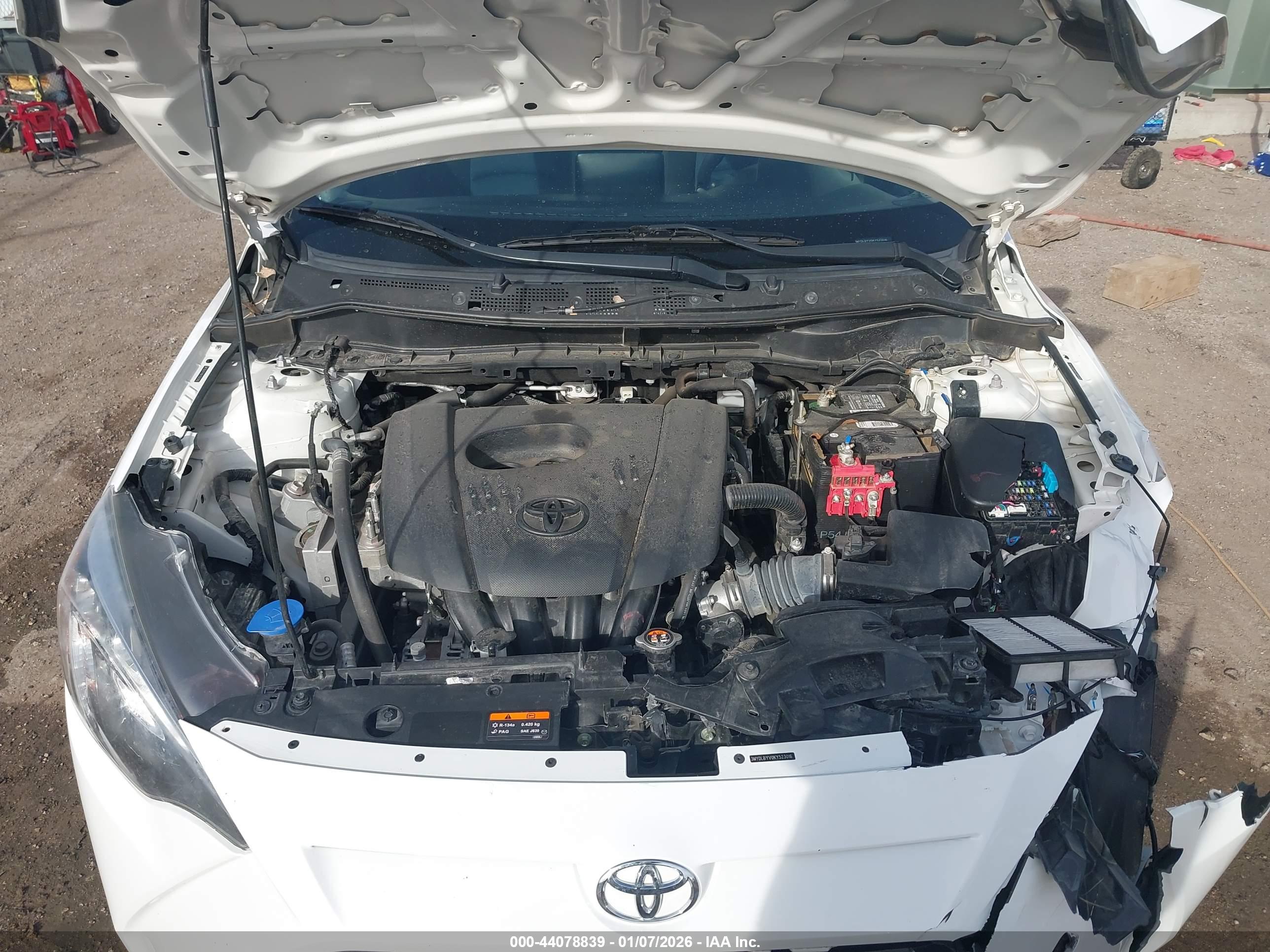 TOYOTA YARIS image 10