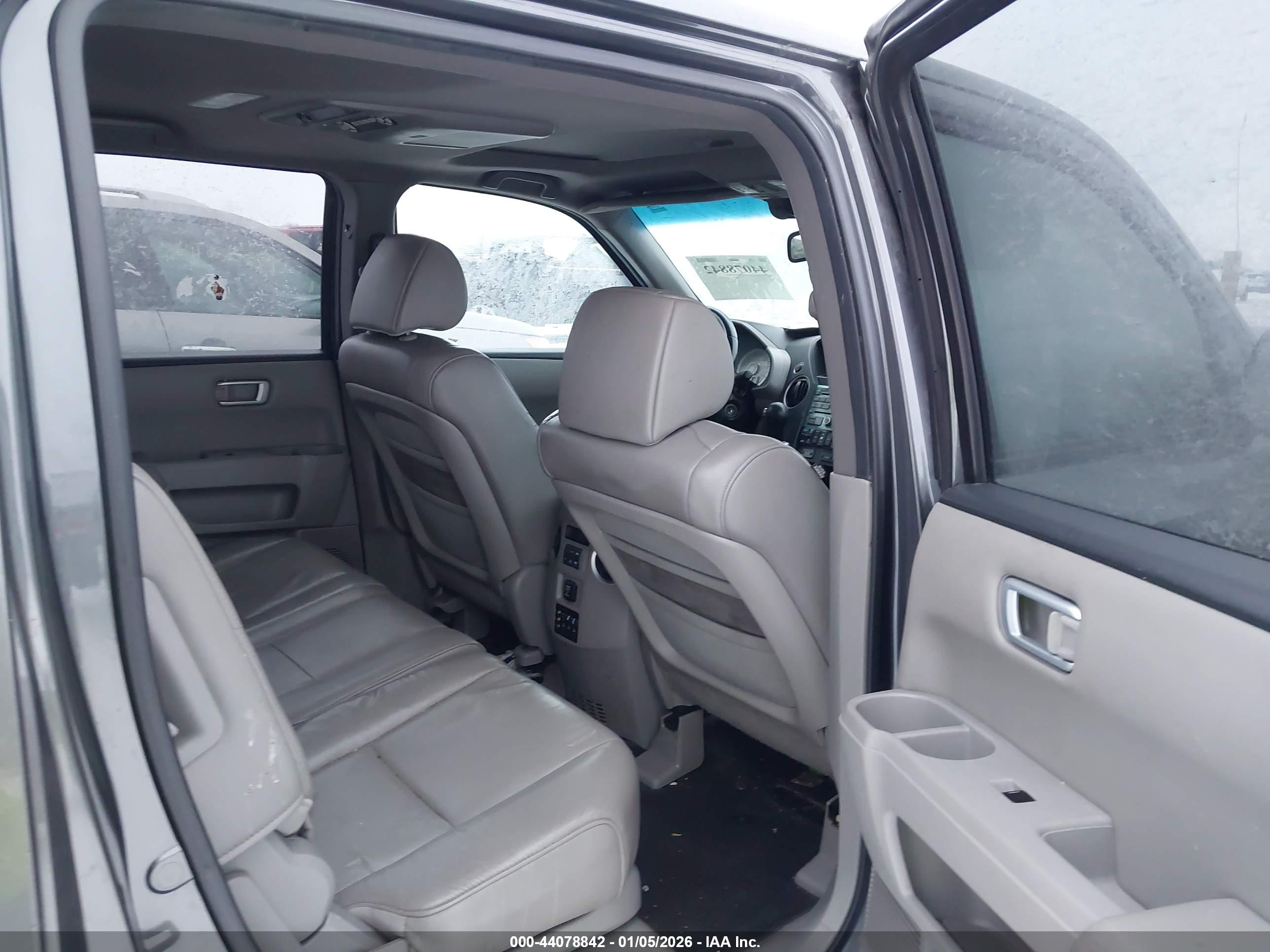 HONDA PILOT image 8
