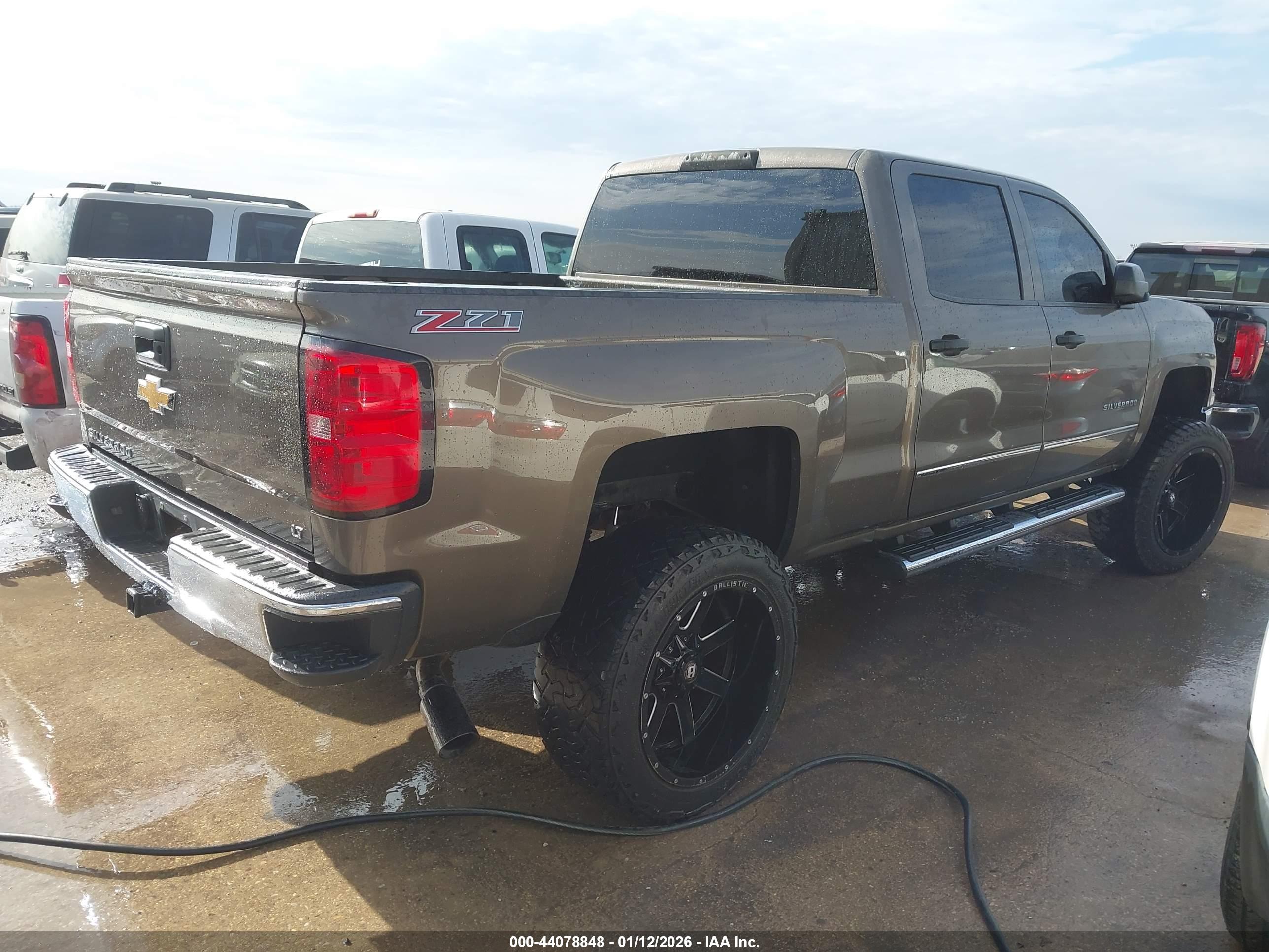 CHEVROLET SILVERADO image 4