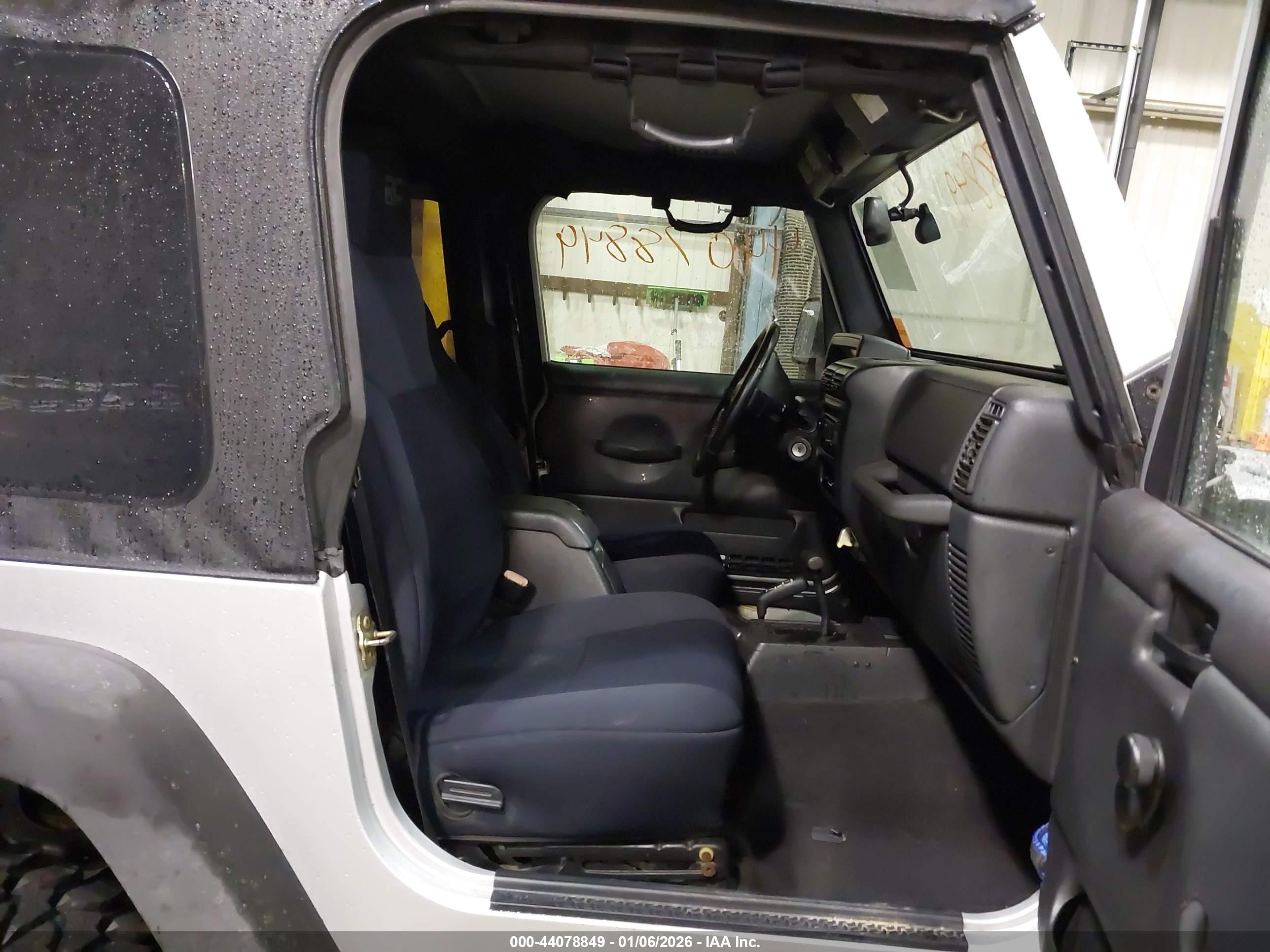 JEEP WRANGLER image 5