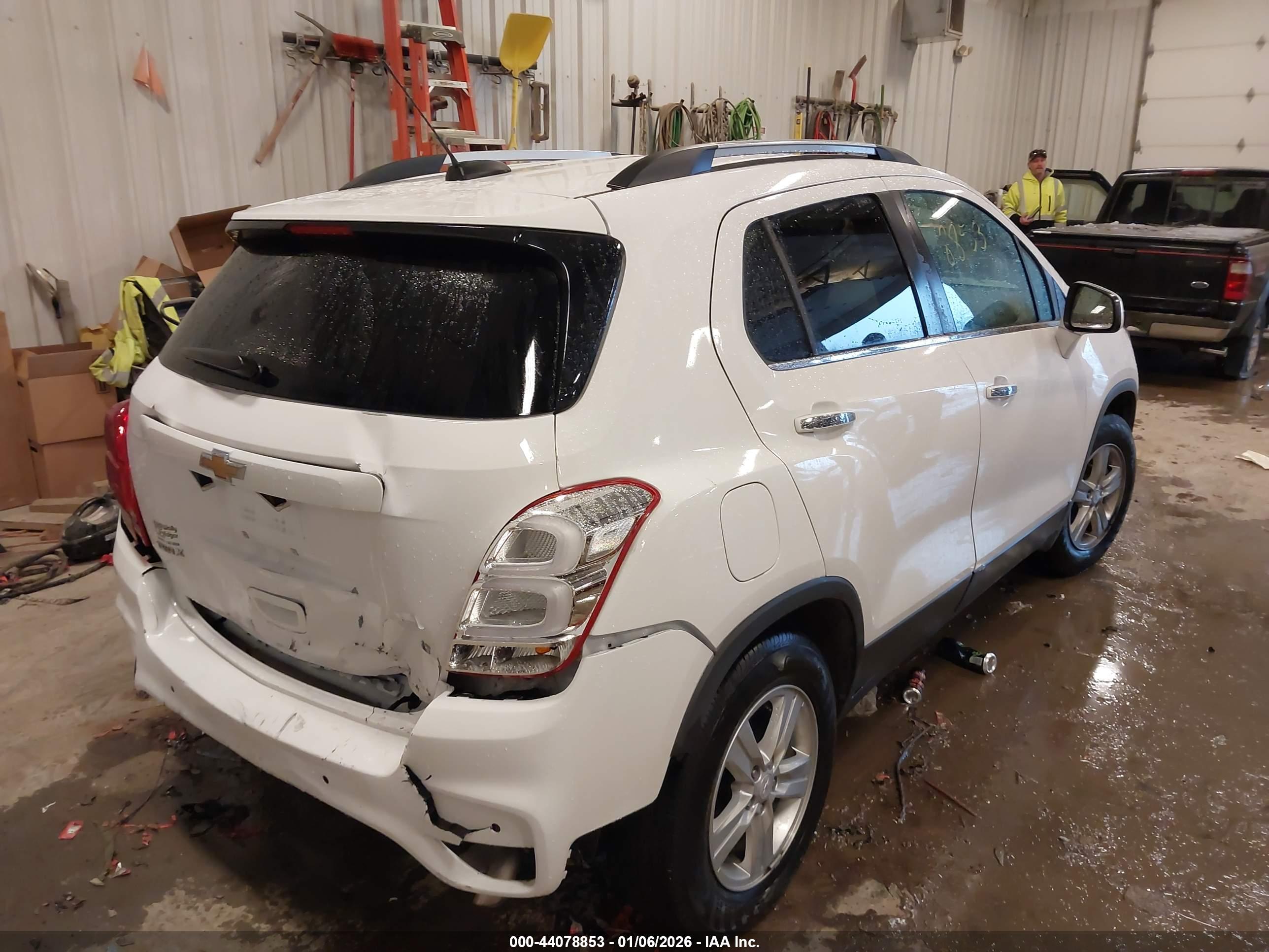 CHEVROLET TRAX image 4