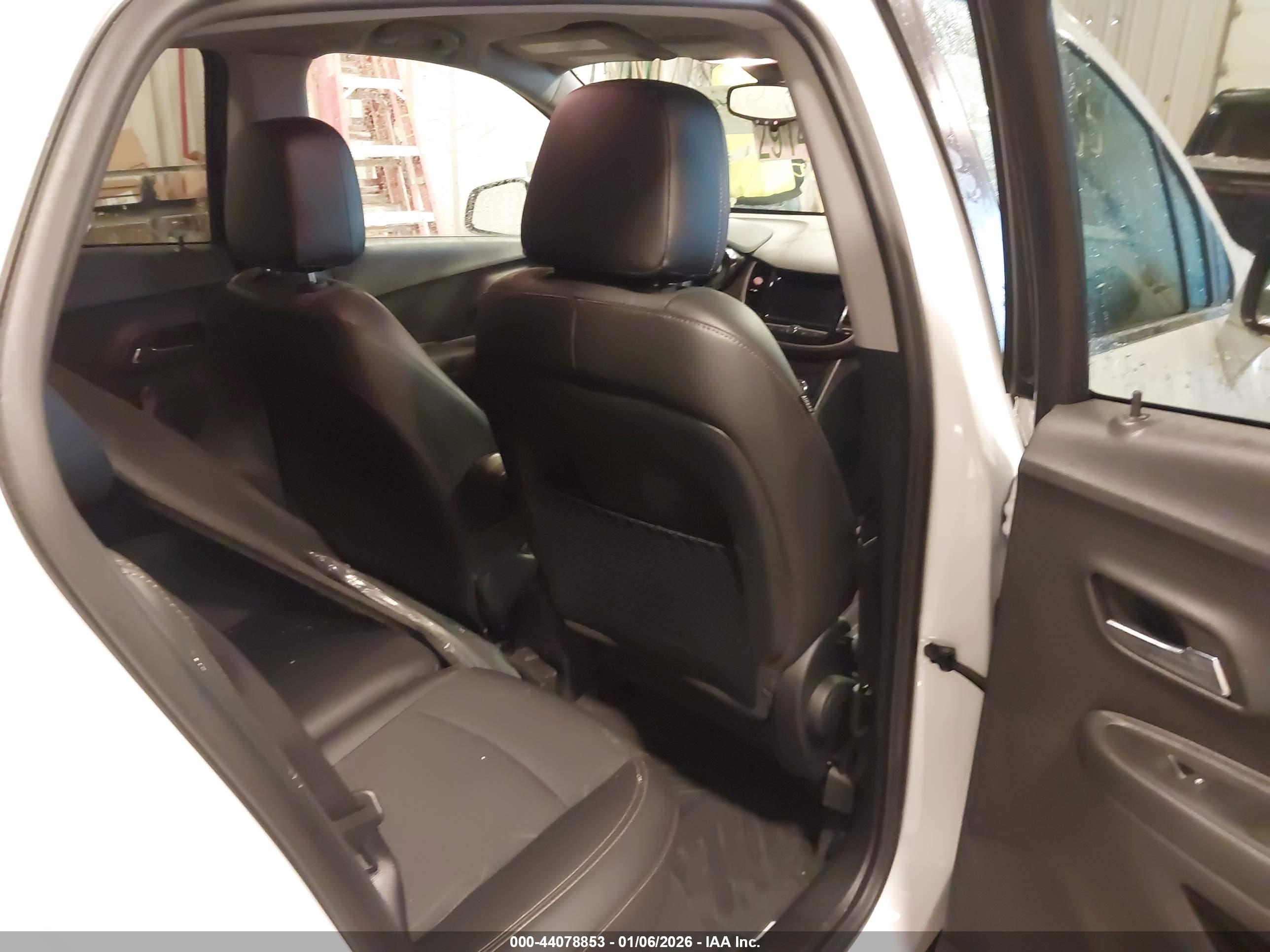 CHEVROLET TRAX image 8