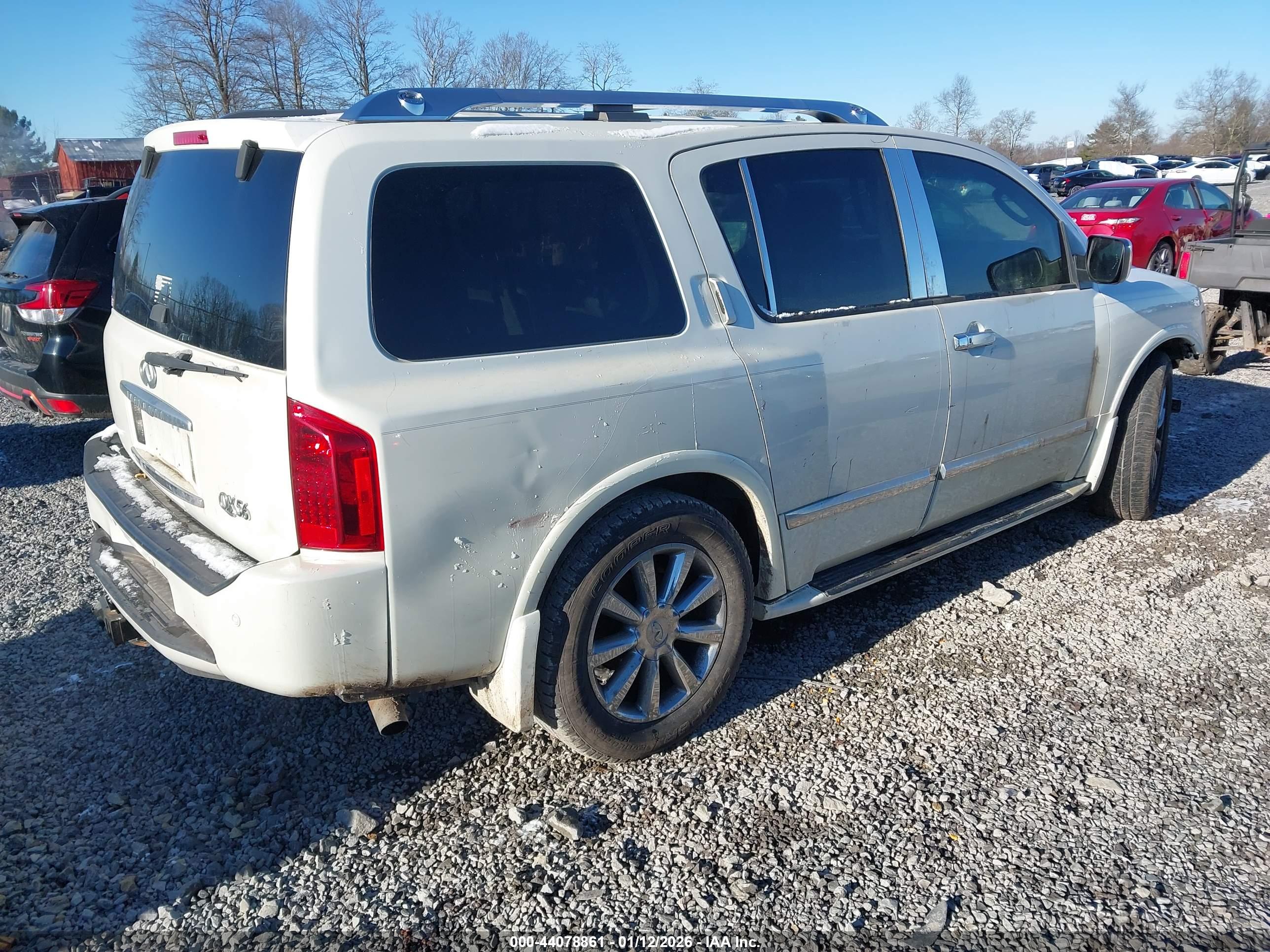 INFINITI QX56 image 4