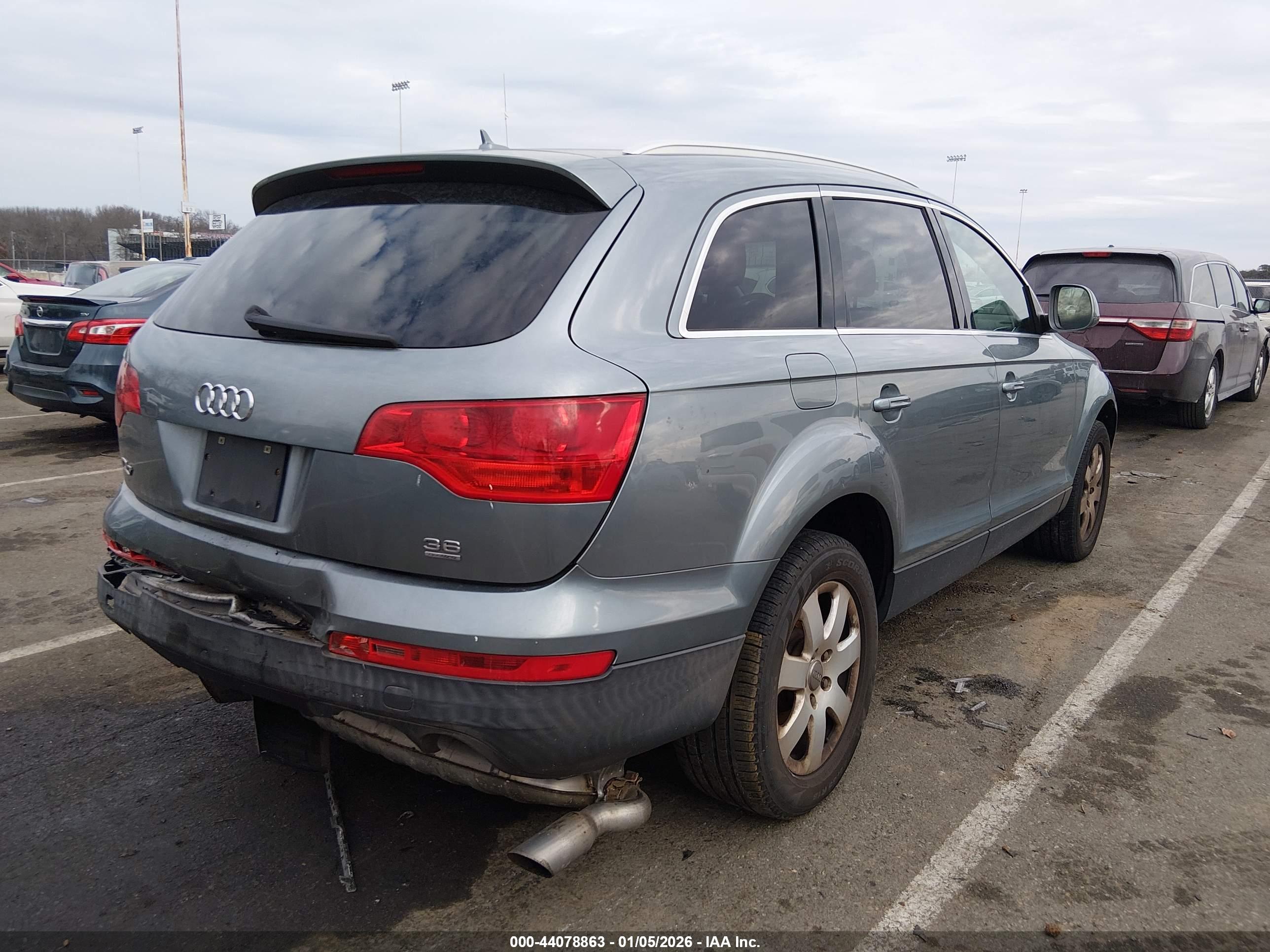 AUDI Q7 image 4