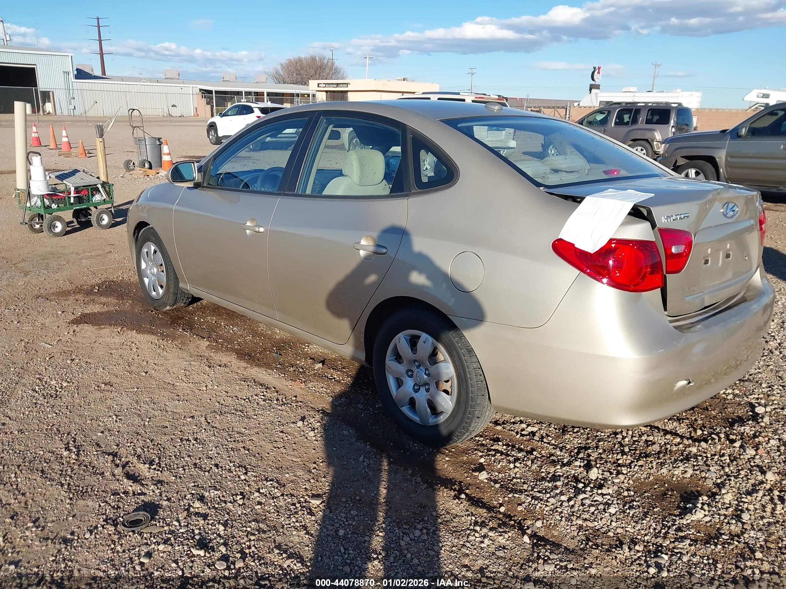 HYUNDAI ELANTRA image 3