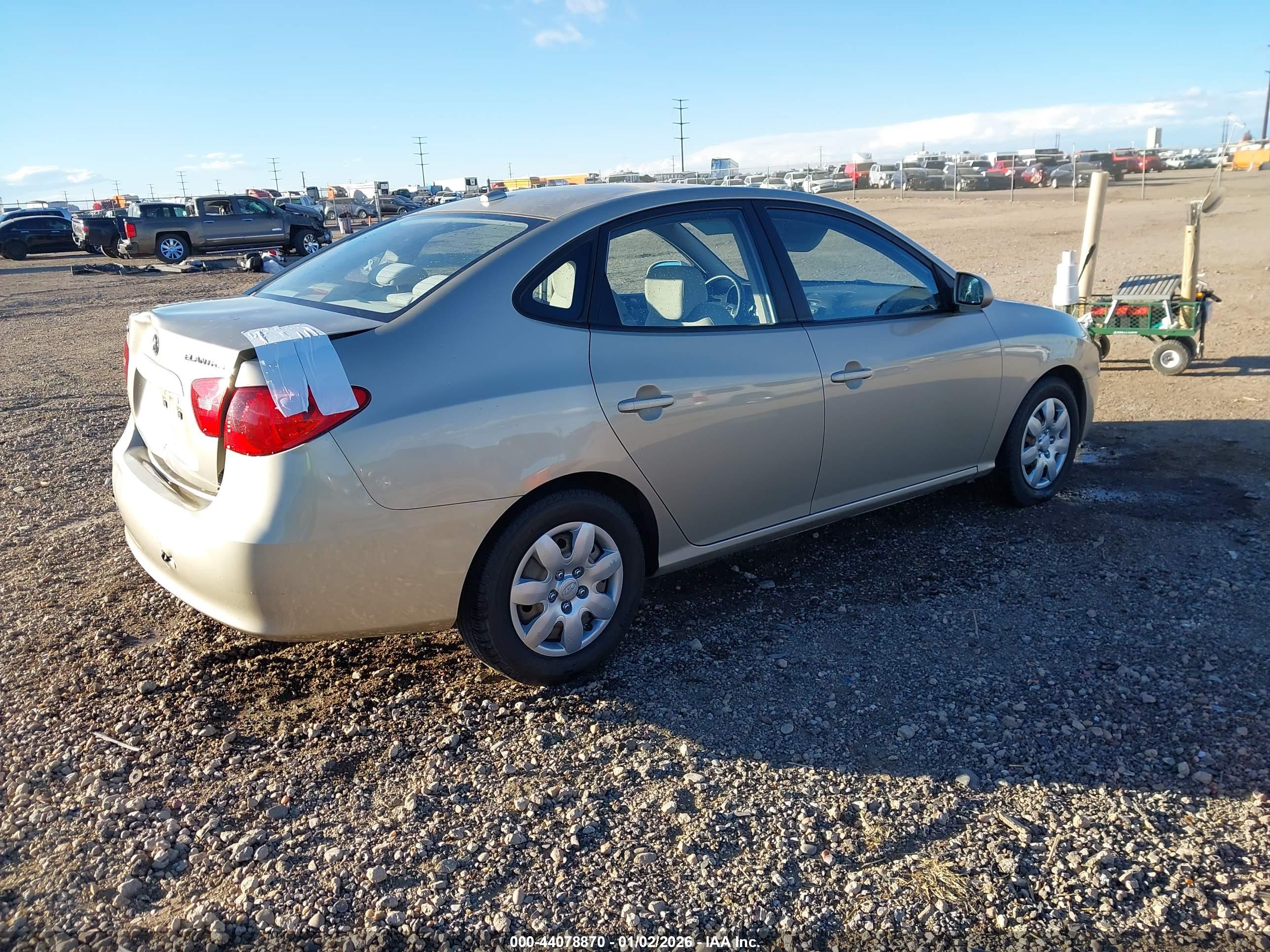 HYUNDAI ELANTRA image 4