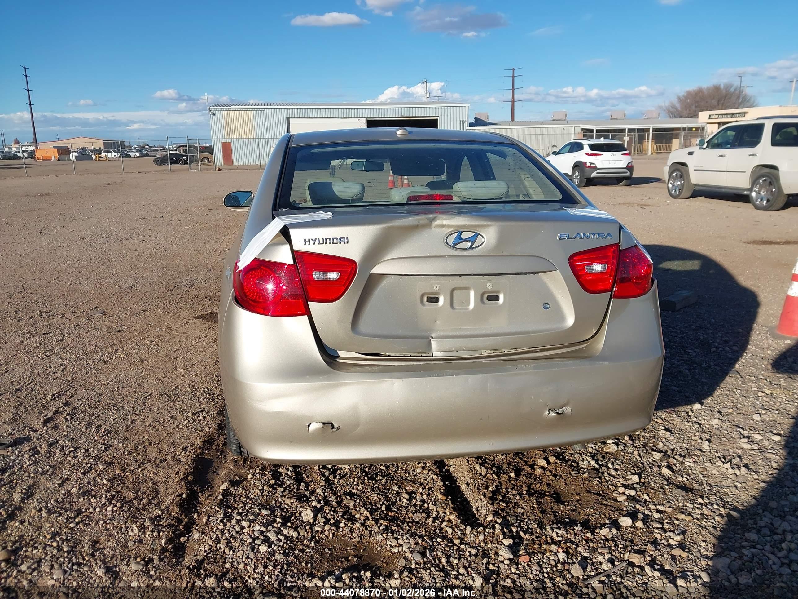 HYUNDAI ELANTRA image 6