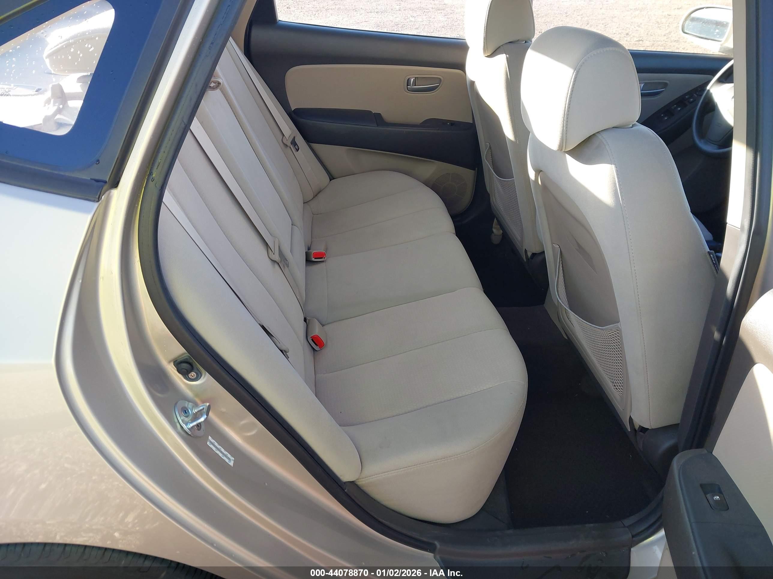 HYUNDAI ELANTRA image 8