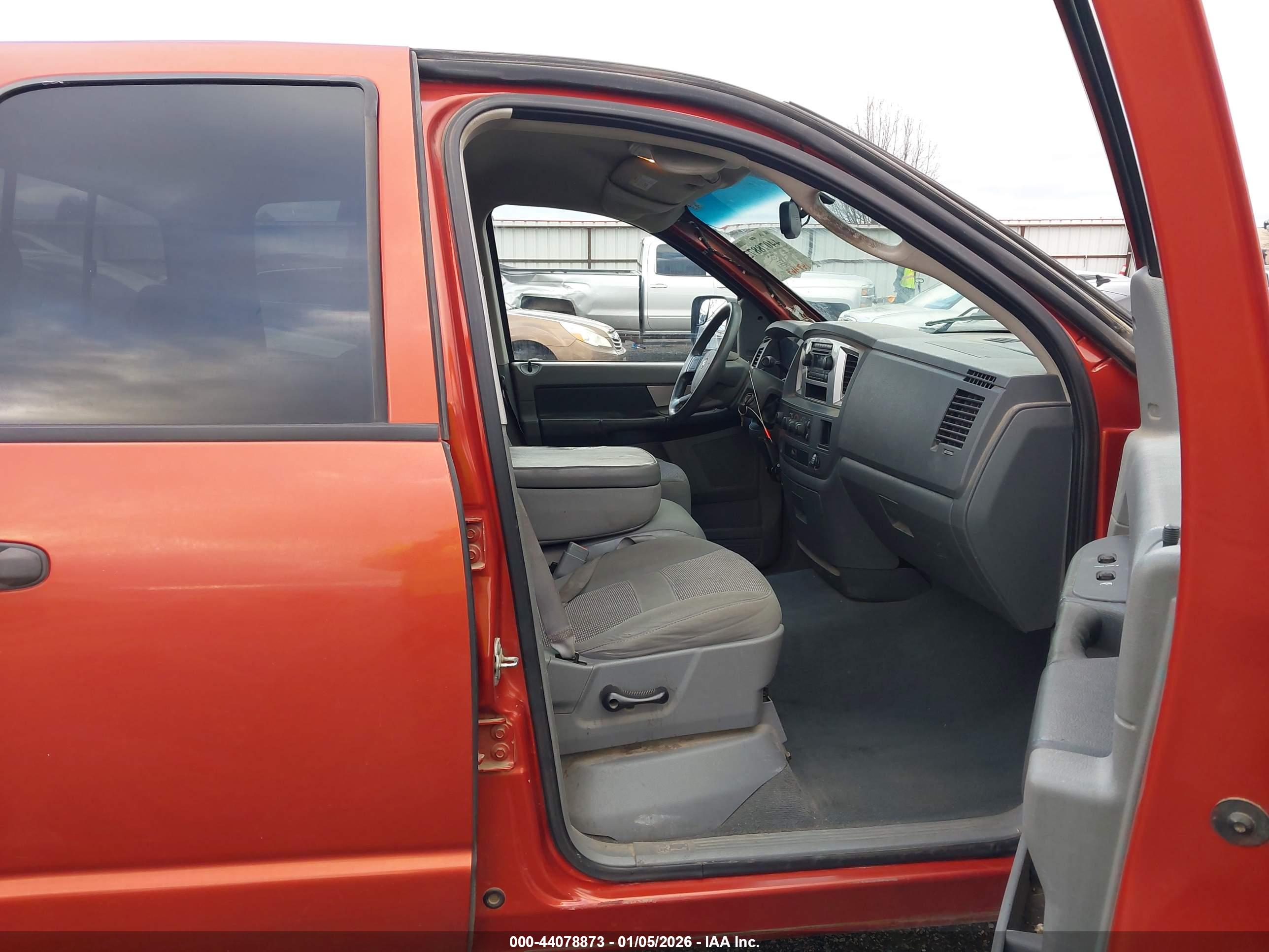 DODGE RAM image 5