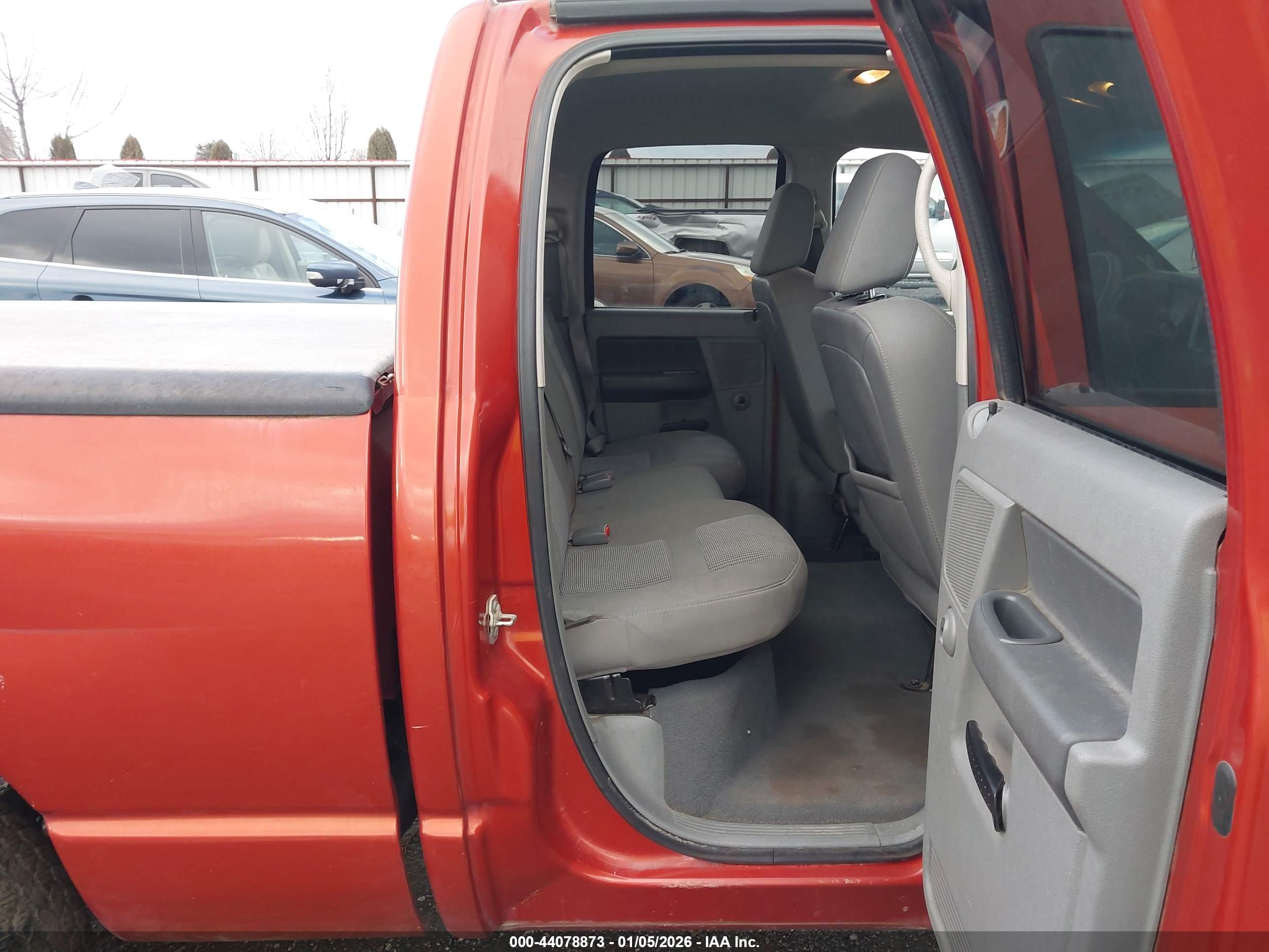 DODGE RAM image 8