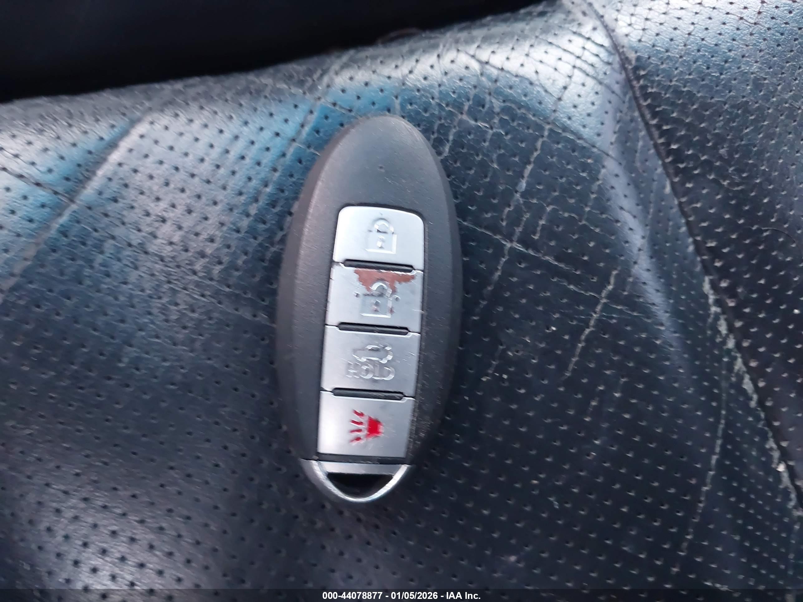 NISSAN MAXIMA image 11